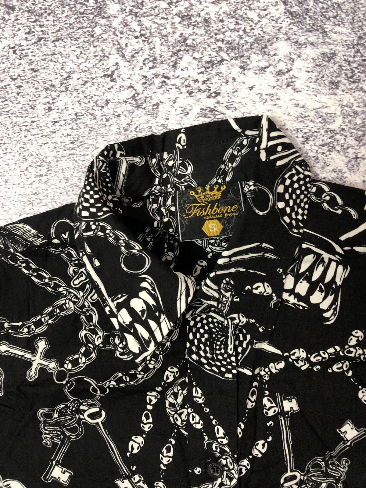 Vintage Men’s shirt Hawaii crezy size S y2k casual YKK Size US S / EU 44-46 / 1 - 3 Thumbnail