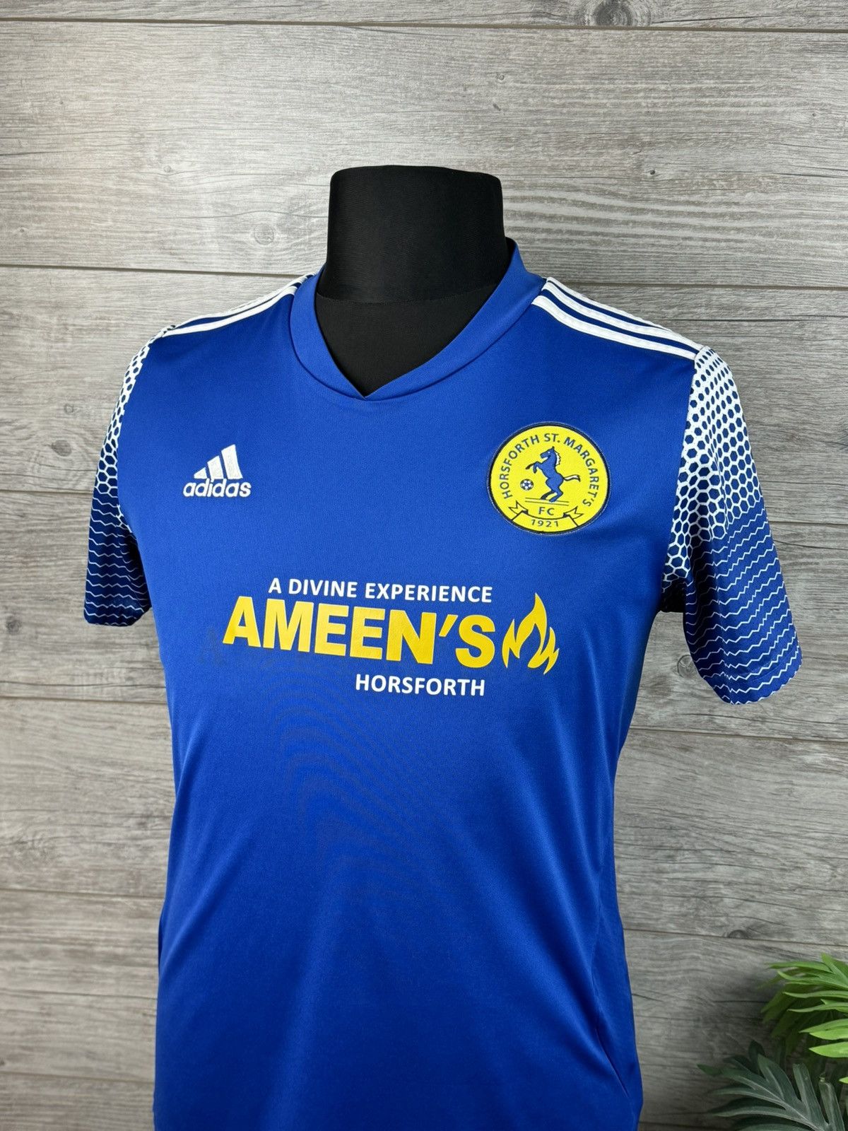 Adidas Adidas Soccer Jersey Streetwear Tee T-shirt size M Size US M / EU 48-50 / 2 - 1 Thumbnail