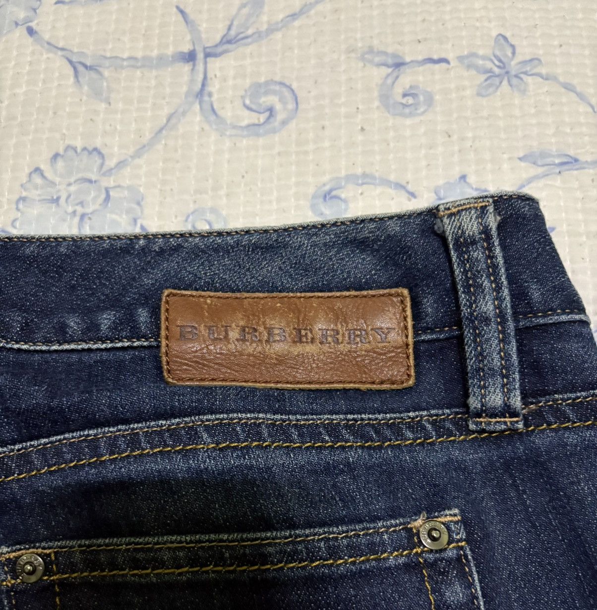 Burberry Burberry Denim Jeans Slim Straight Dark Wash Size US 32 / EU 48 - 14 Thumbnail