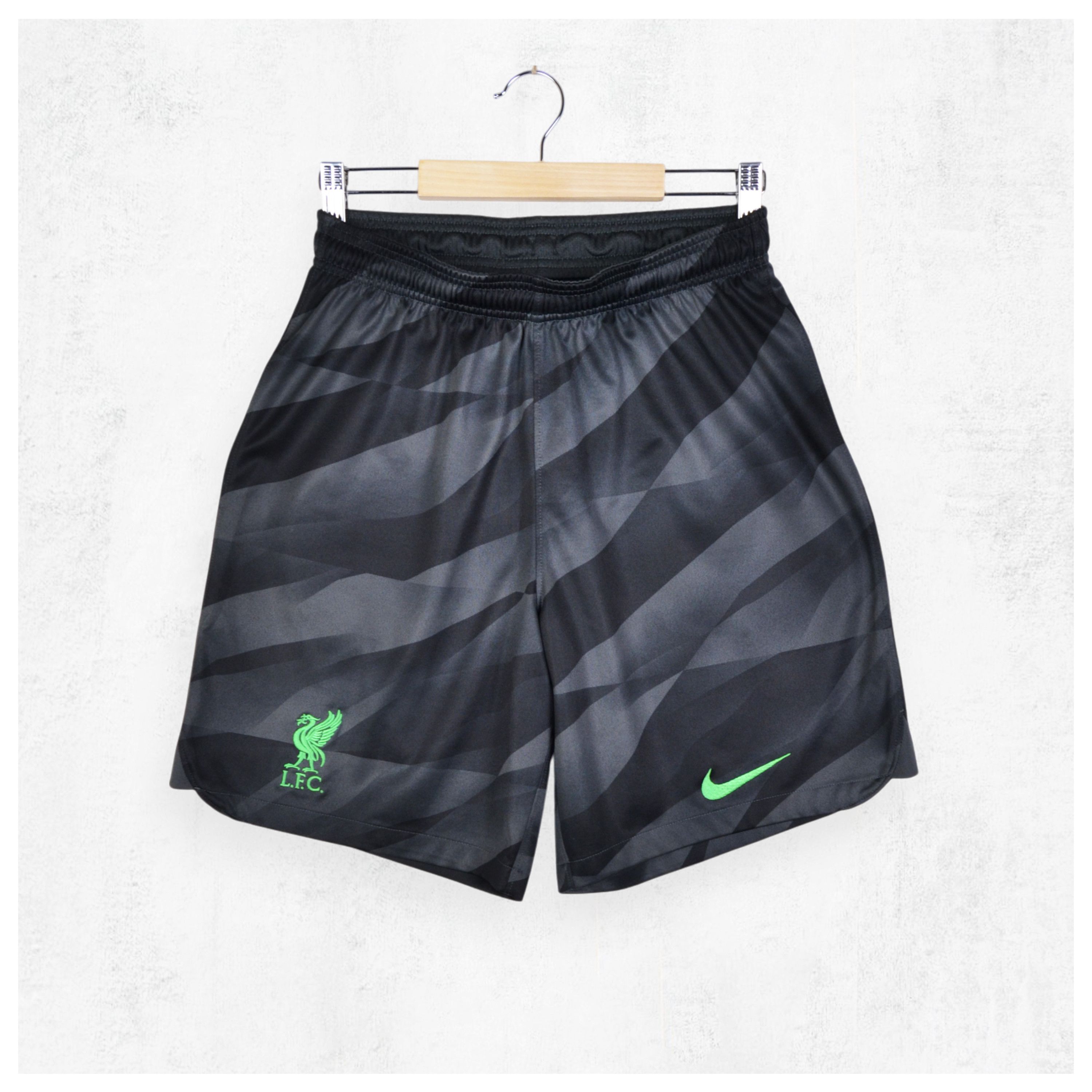 Nike Nike Liverpool Goalkeeper Shorts 2023/24 Size M Size US 31 - 1 Thumbnail