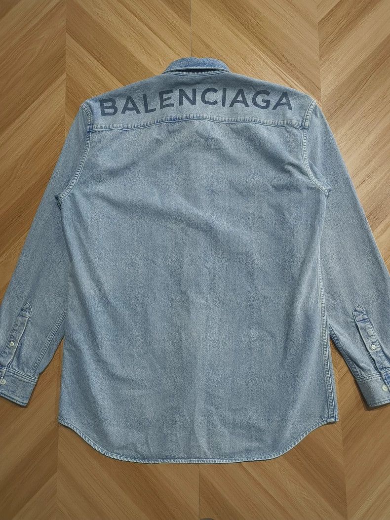 Balenciaga Balenciaga size XL Denim jacket, back logo Size US M / EU 48-50 / 2 - 1 Thumbnail