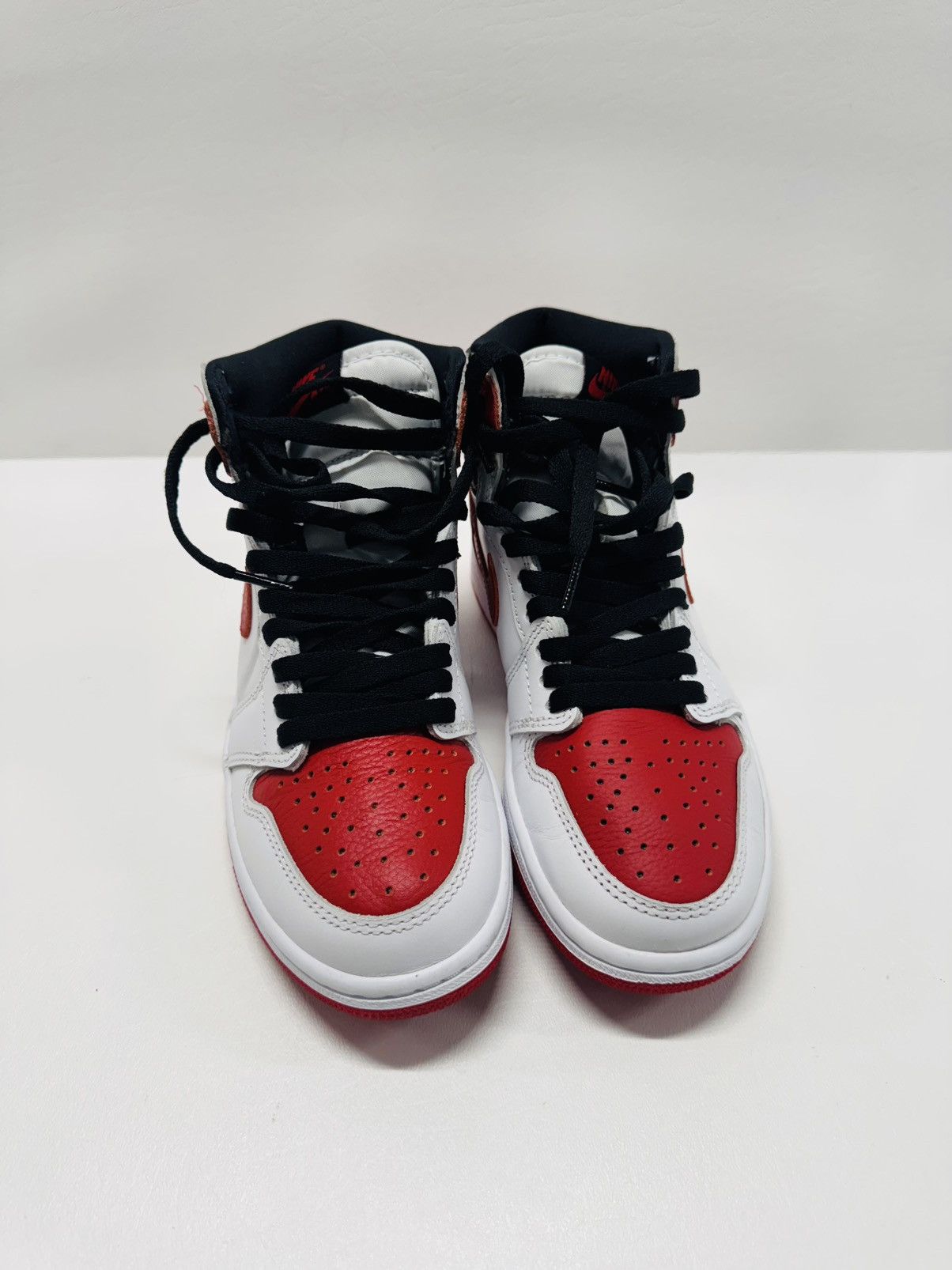 Jordan Brand Air Jordan 1 High OG White/University Red-Black Size US 5 / EU 37 - 4 Thumbnail