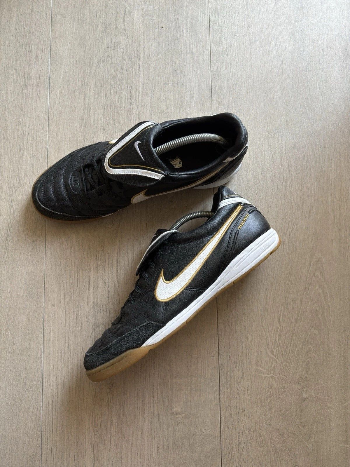 Nike Nike Tiempo leather Shoes Indoor Cleats Soccer Football Mens Size US 11 / EU 44 - 2 Thumbnail
