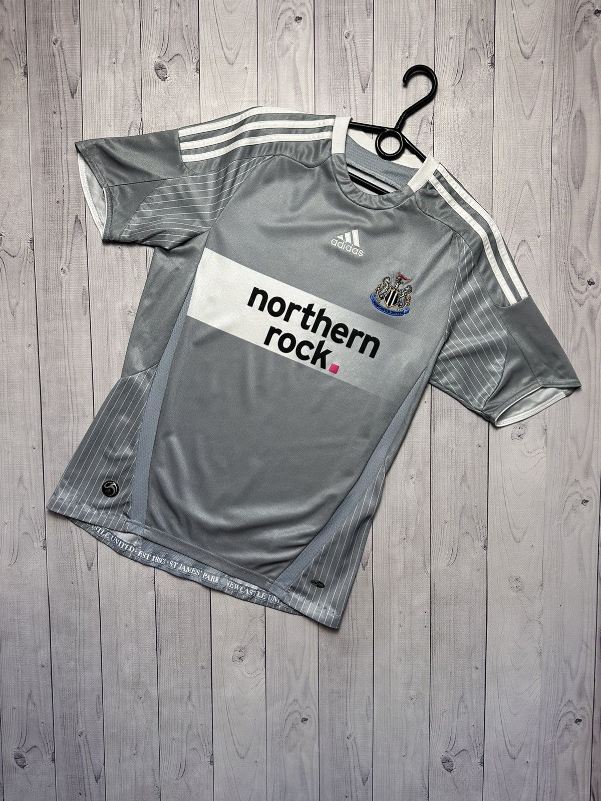 Adidas × Vintage Vintage New Castle United soccer jersey silver rare size S Size US S / EU 44-46 / 1 - 1 Thumbnail