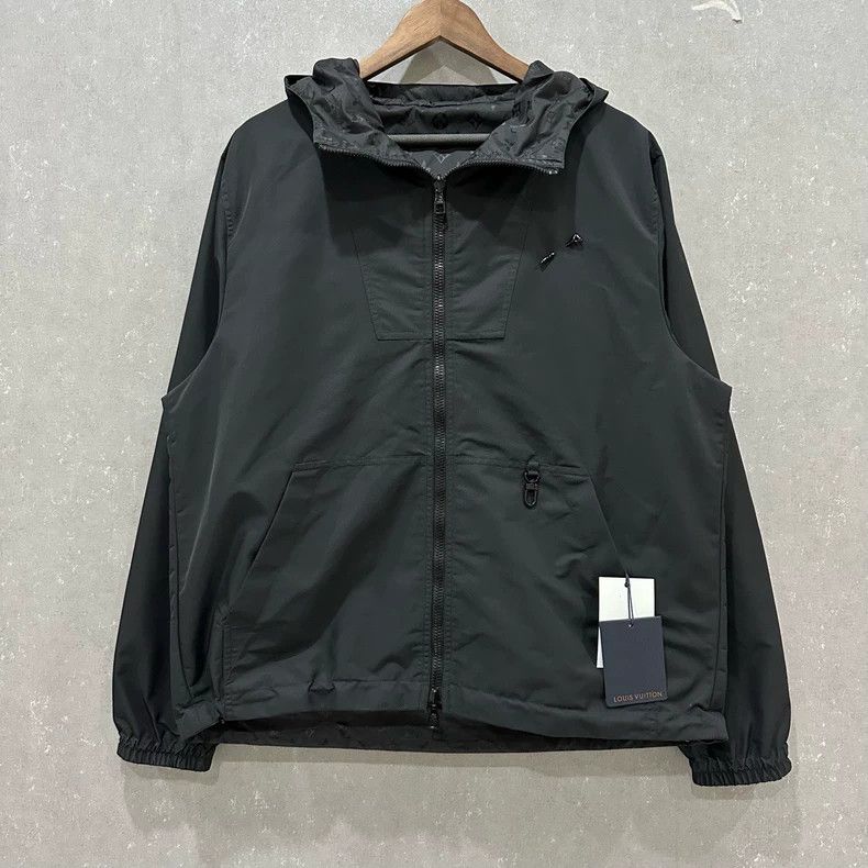 Louis Vuitton Louis Vuitton Black pin reversible jacket Size US M / EU 48-50 / 2 - 1 Thumbnail