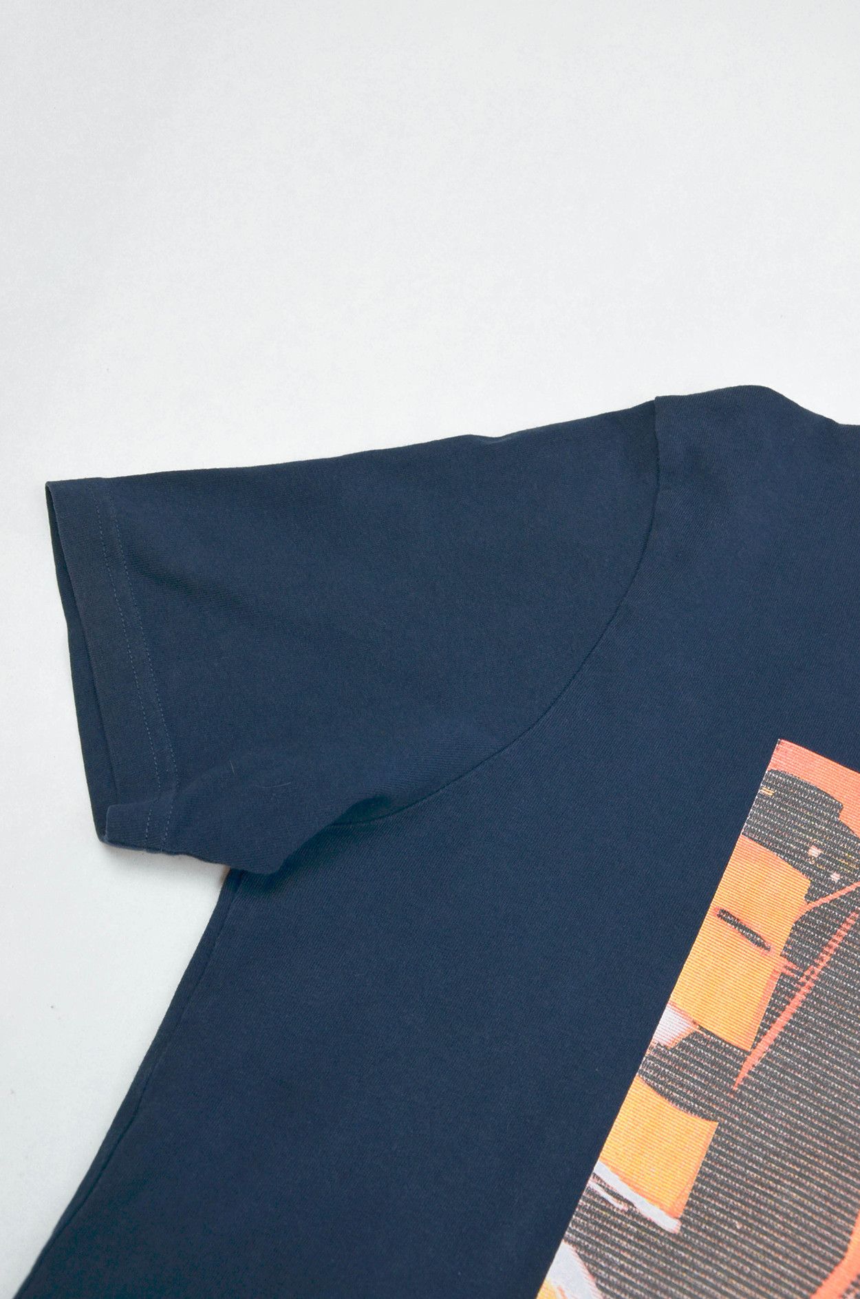 Hugo Boss Hugo Boss Taxi Cab Graphic T-Shirt -Size L Size US L / EU 52-54 / 3 - 5 Thumbnail