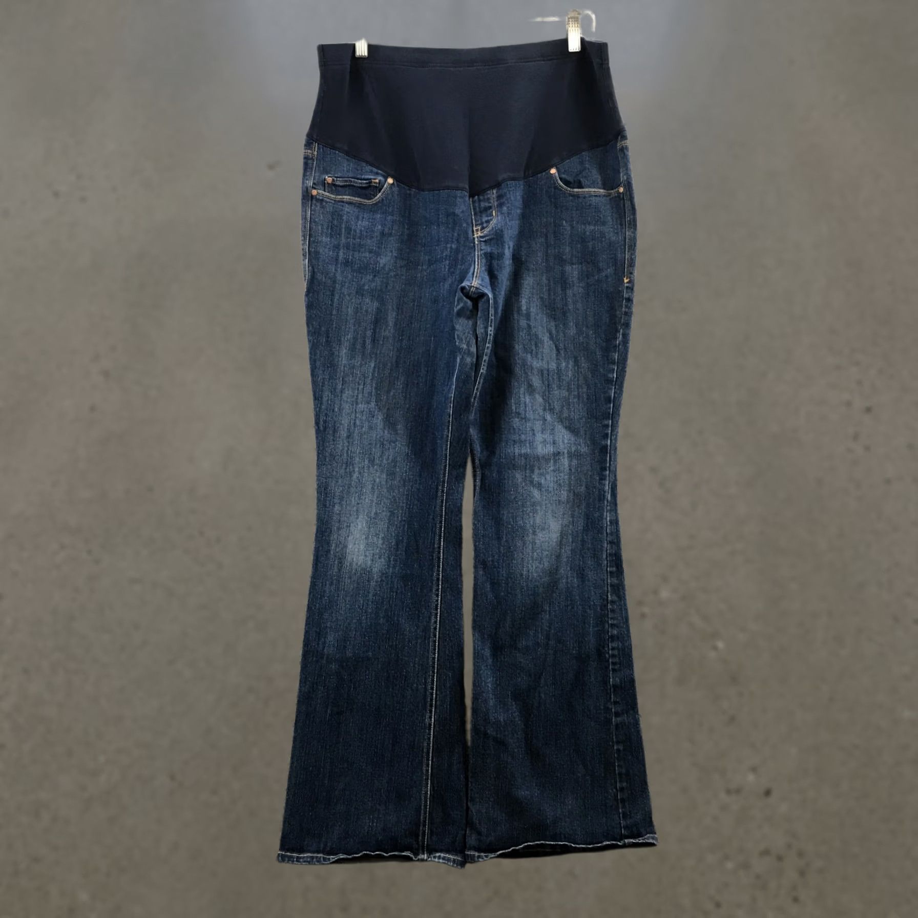 Old Navy Old Navy Maternity Jeans Flared Womens 12R Blue Denim Low Rise 36x31 Regular Inseam 31 Denim Flats Pockets Women Jeans Size 34" / US 12 / IT 48 - 1 Thumbnail