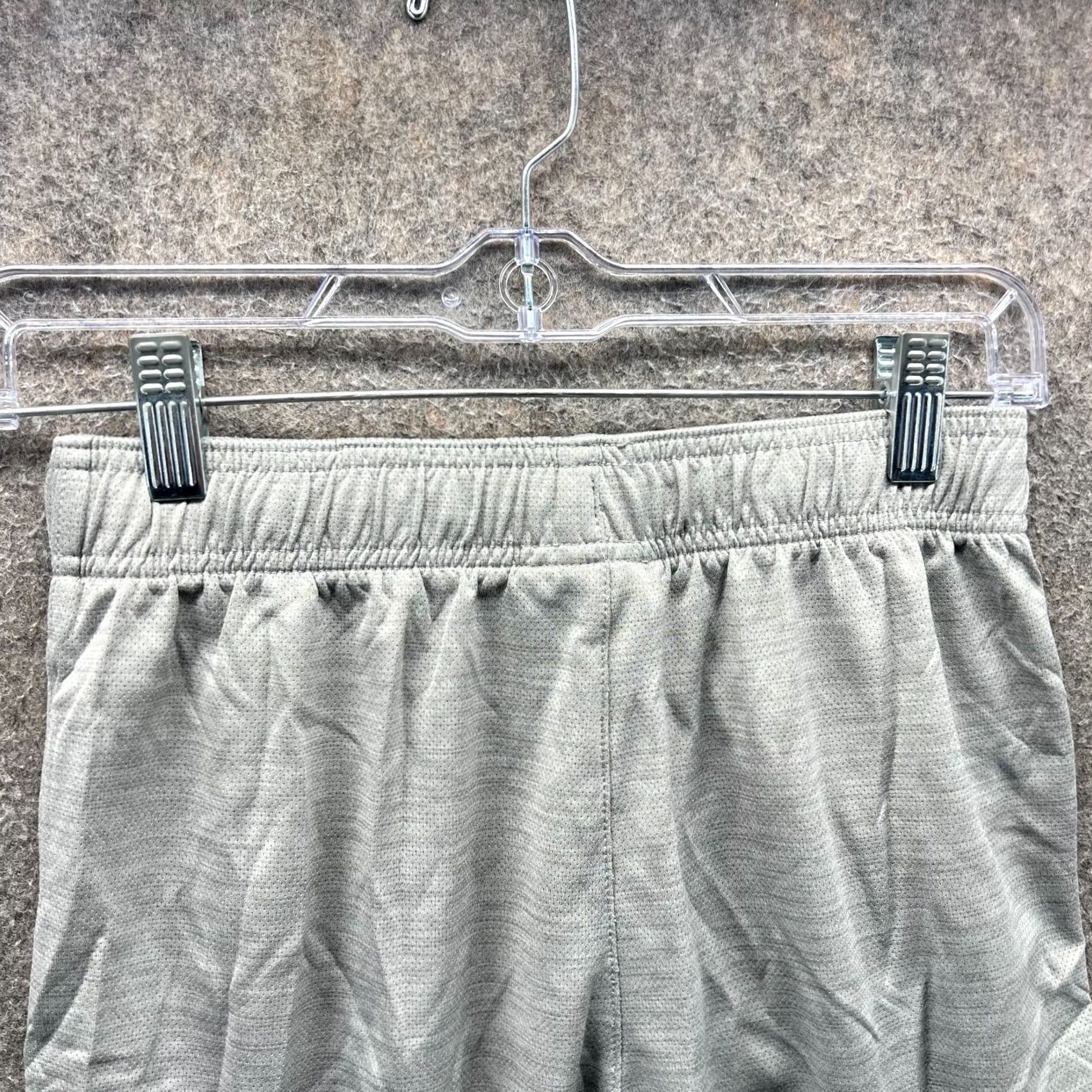 Champion Champion Shorts Mens Small Gray Athletic Activewear Lightweight Basketball Vtg Short Athletic Mens Small Gray Size US 29 - 4 Thumbnail