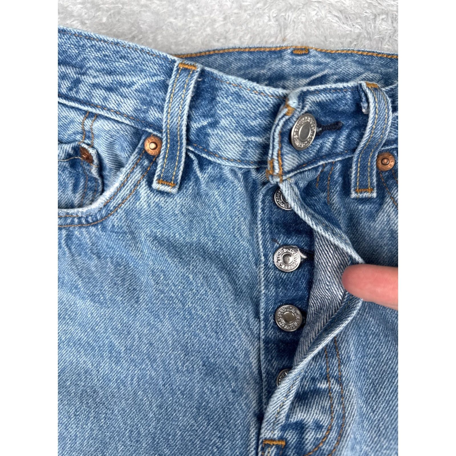 Levi's Levi's 501 Jeans Jeans Adult Regular 26 Blue Denim Distressed Button Fly 501 Premium 26x25 Mens Size US 26 / EU 42 - 5 Thumbnail