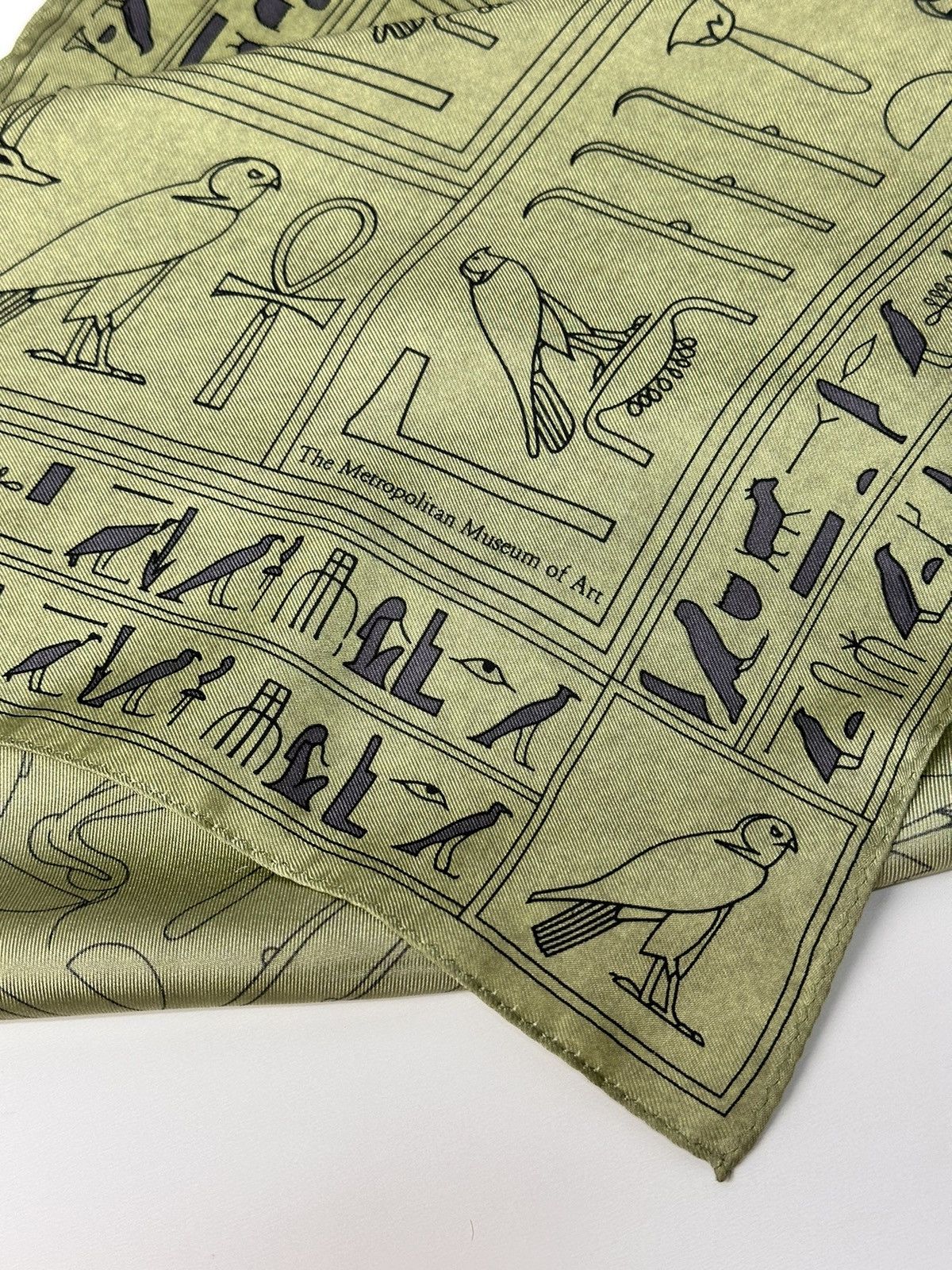 Other Made Japan Egyptian print silk scarf vintage museum piece Size ONE SIZE - 4 Thumbnail