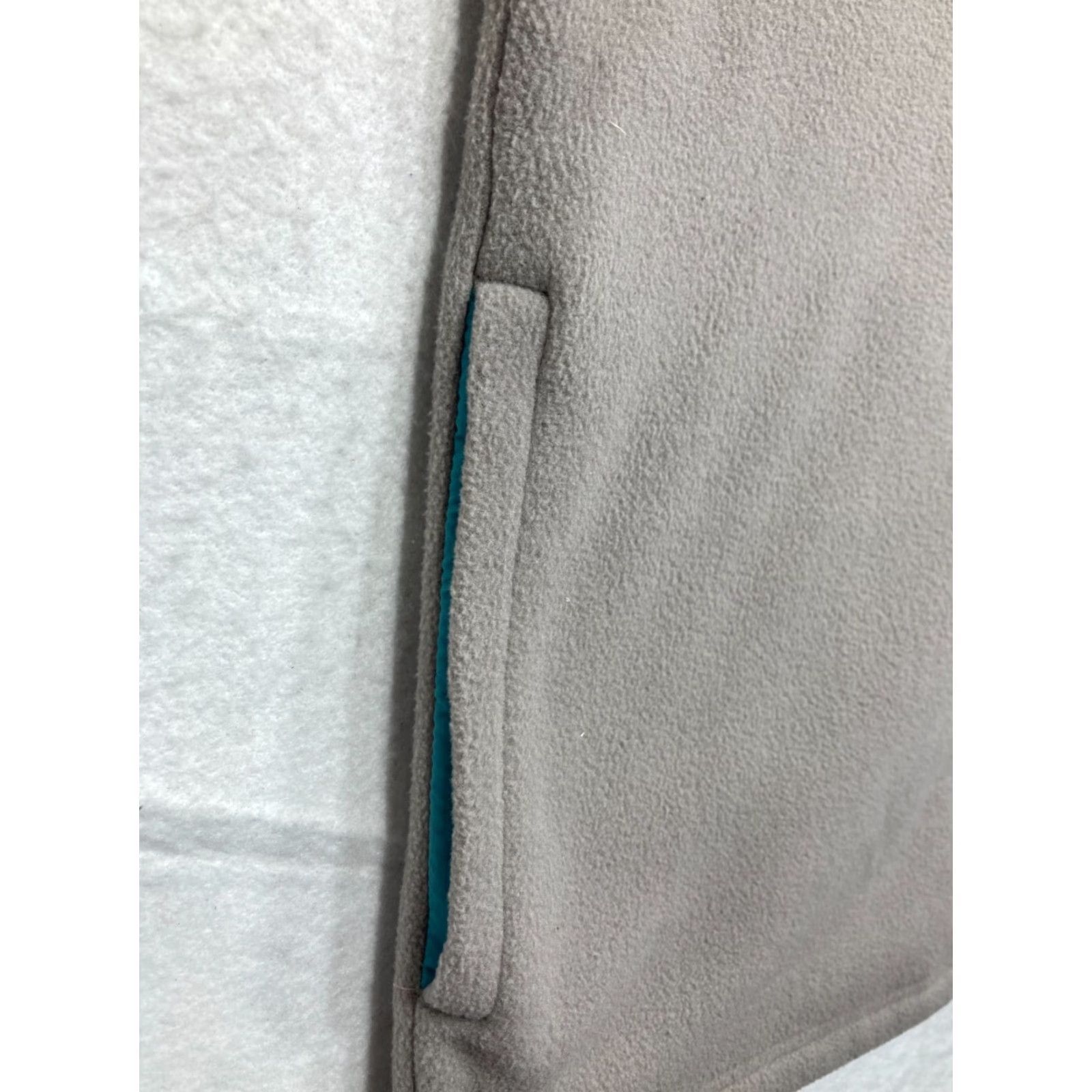 Vintage Columbia Mens Vest Medium Gray Fleece Sleeveless Zip Pockets Zippered Size US M / EU 48-50 / 2 - 2 Thumbnail