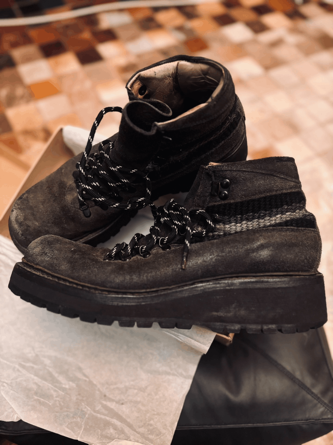 Number (N)ine Sz 9 Number Nine 07AW Suede Combat Boots | Grailed