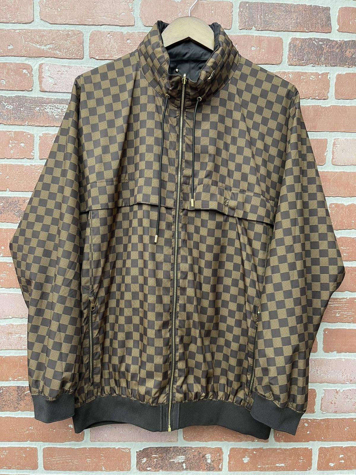 Louis Vuitton Size L/56LV - Louis Vuitton Reversible Windbreaker Size US L / EU 52-54 / 3 - 1 Thumbnail