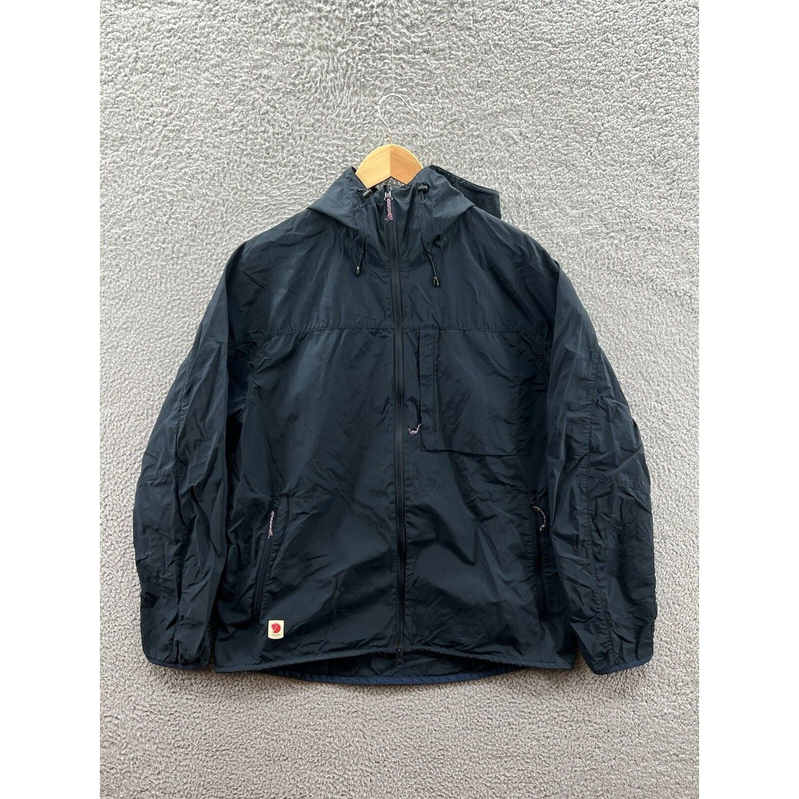 Fjallraven FJALLRAVEN 82606 High Coast Wind Jacket Hooded Lightweight Size US L / EU 52-54 / 3 - 1 Thumbnail