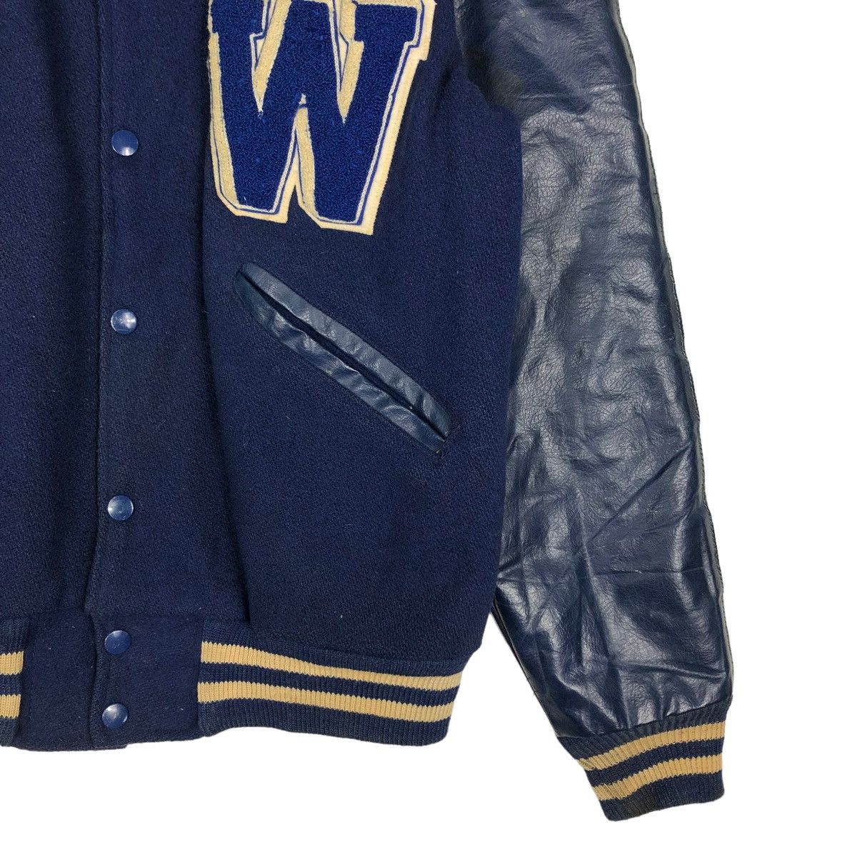 Toyo Enterprises VINTAGE LEATHER VARSITY JACKET JUMPER BIG LOGO USA Size US M / EU 48-50 / 2 - 7 Thumbnail