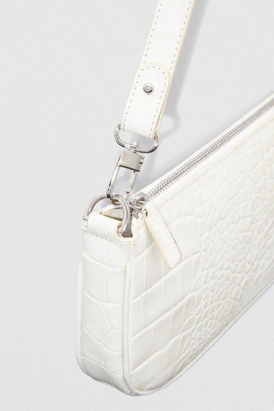 o1mle1224 Size : OS/Croco Embossed Leather Bag in Cream