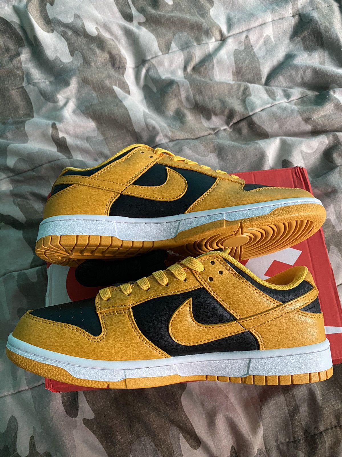 Nike Nike Black And Yellow Dunk Low Size US 9 / EU 42 - 4 Thumbnail
