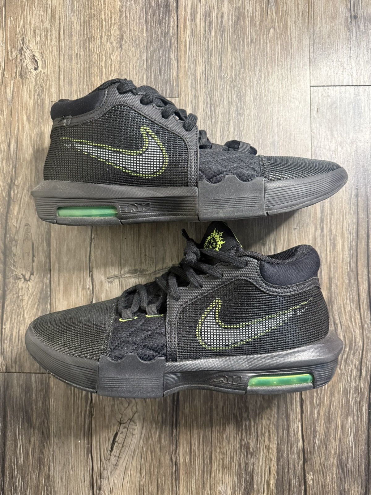 Nike Nike Lebron Witness 8 Black White Volt FB2239-002 Size 10.5 Size US 10.5 / EU 43-44 - 2 Thumbnail