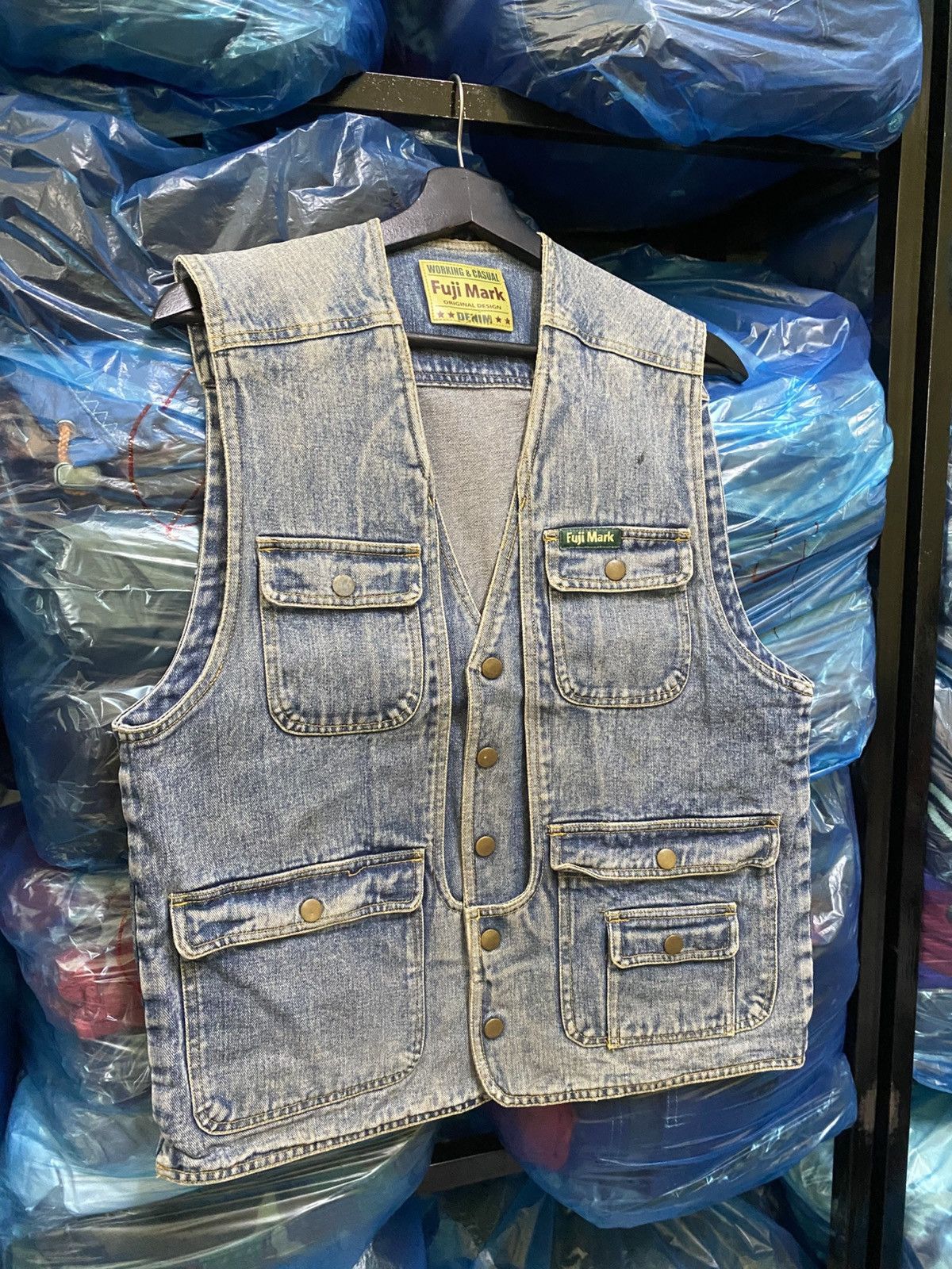 Japanese Brand Vintage Fuji Mark Denim Utility Vest Working & Casual Style Size US M / EU 48-50 / 2 - 3 Thumbnail