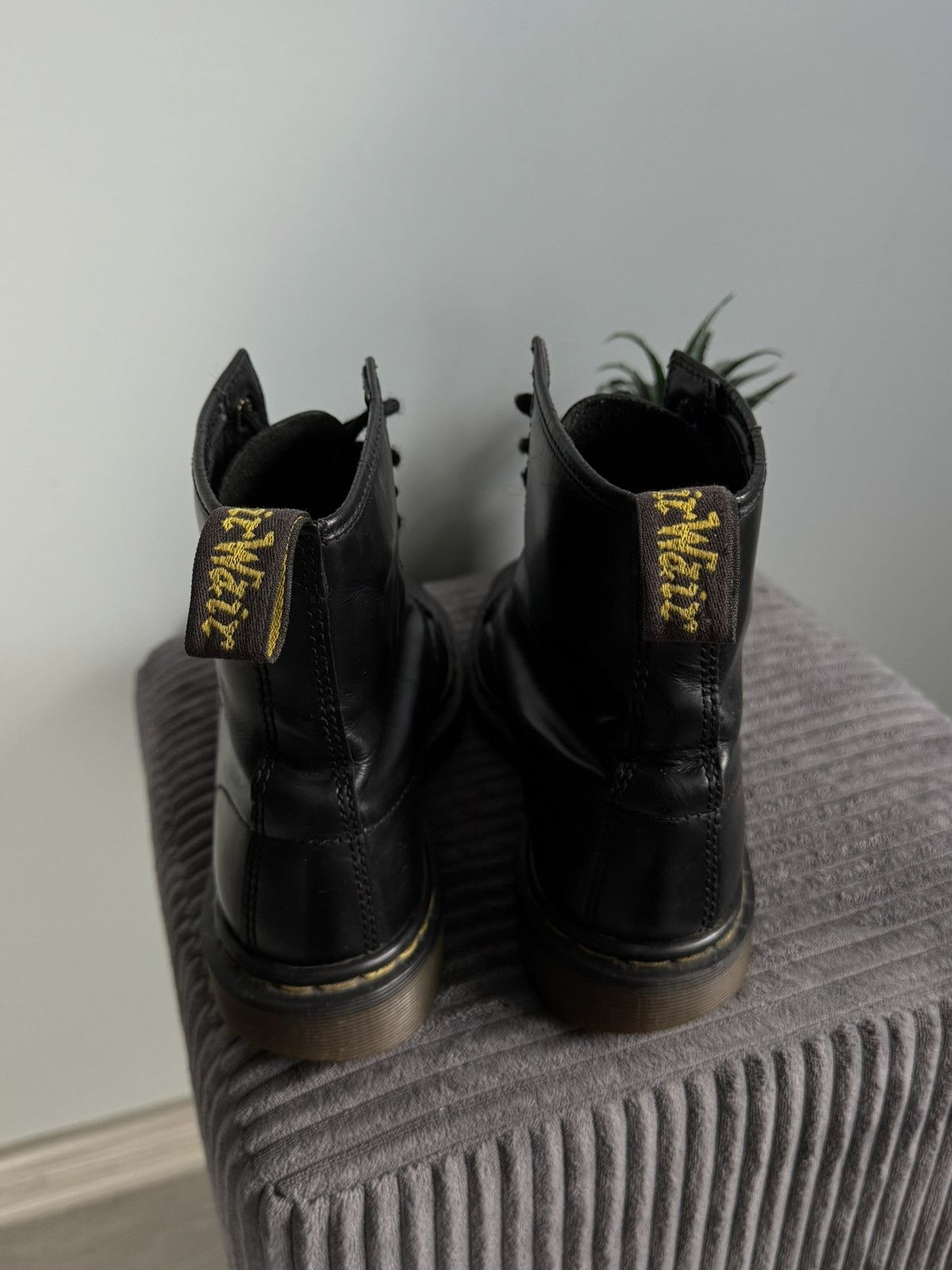 Dr. Martens Dr.Martens 1460 8 Eye Leather Boots Size US 10 / IT 40 - 8 Thumbnail
