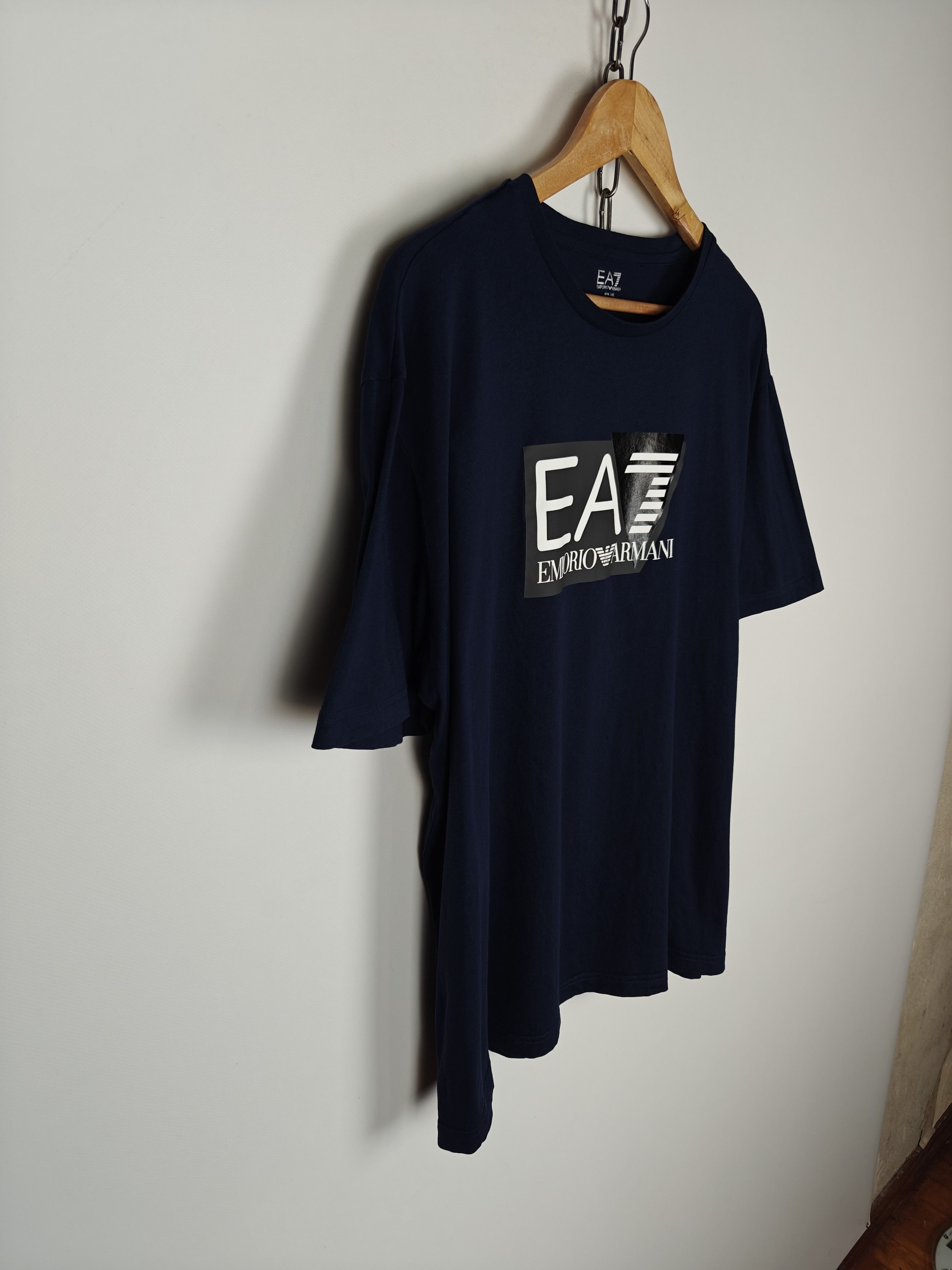 Emporio Armani Emporio Armani EA7 T-Shirt Center Logo Tee size XL Size US XL / EU 56 / 4 - 5 Thumbnail