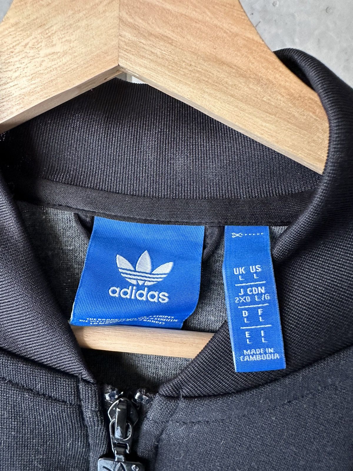 Adidas Vintage Y2K Black Adidas zip-up jacket Size US L / EU 52-54 / 3 - 4 Thumbnail