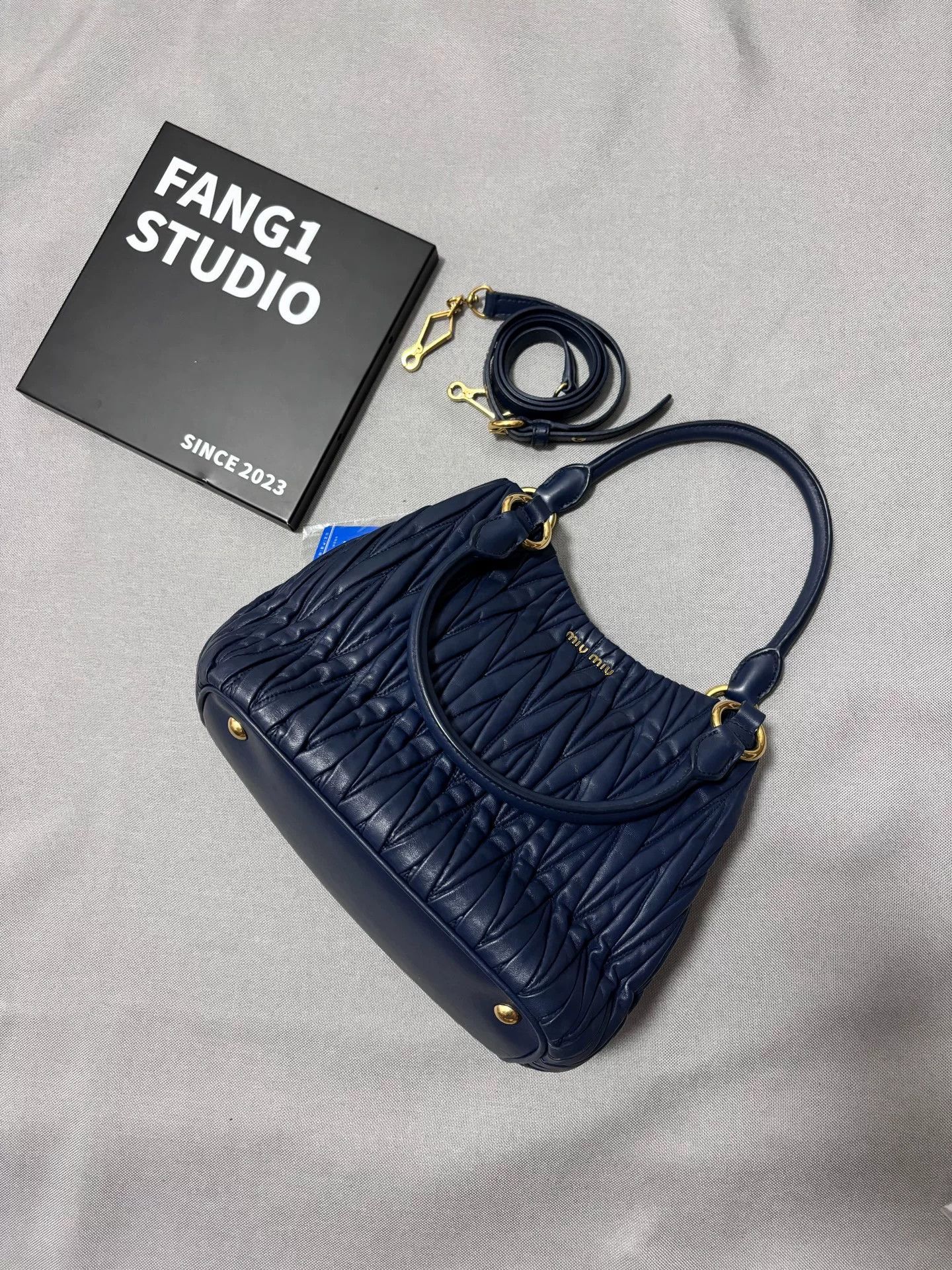 Miu Miu Miu Miu Leather Gold Shoulder Bag 24 Women Size ONE SIZE - 1 Thumbnail
