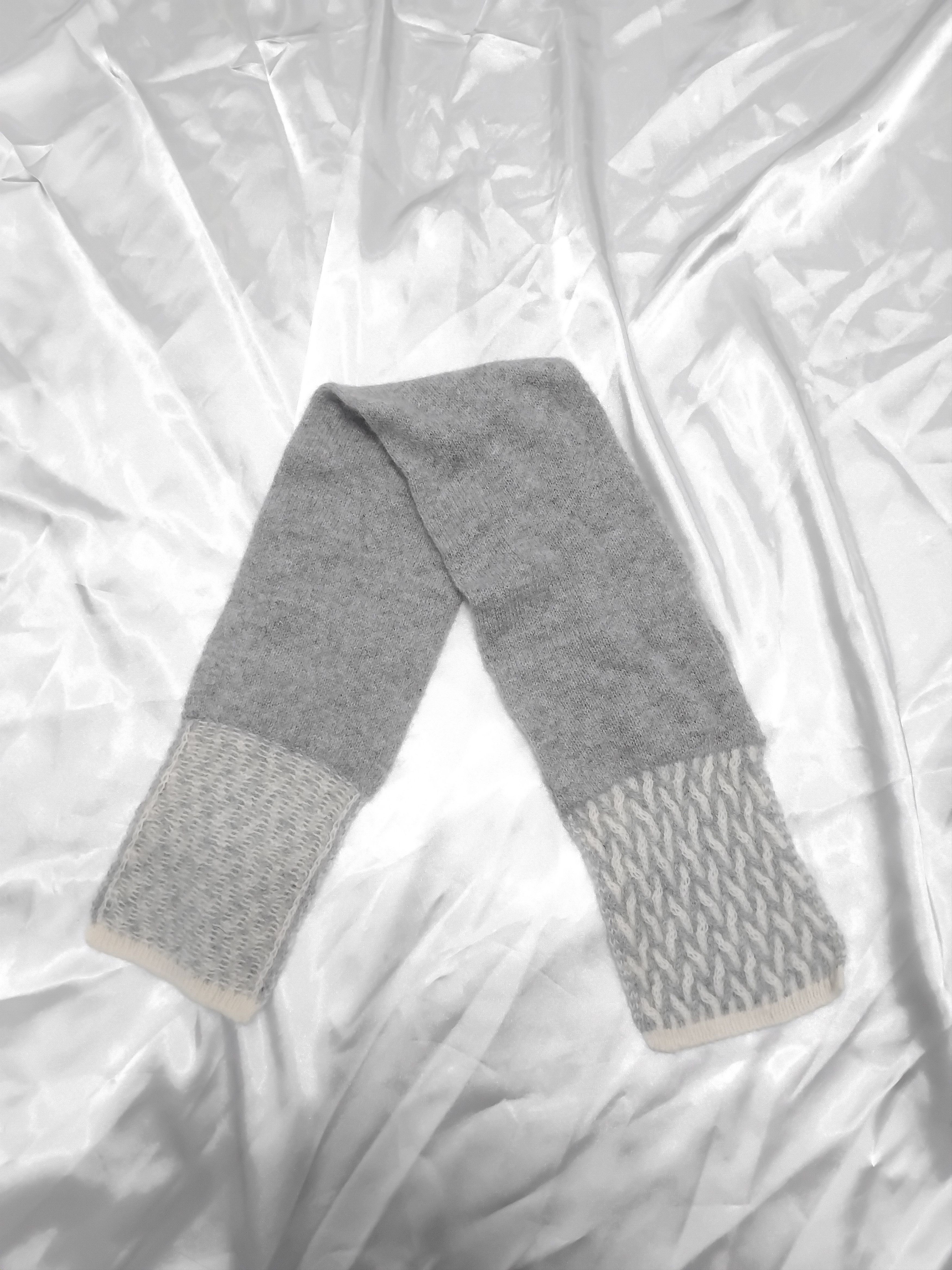 Nina Ricci Nina Ricci grey colour warmer neck mafla scarves Size ONE SIZE - 4 Thumbnail