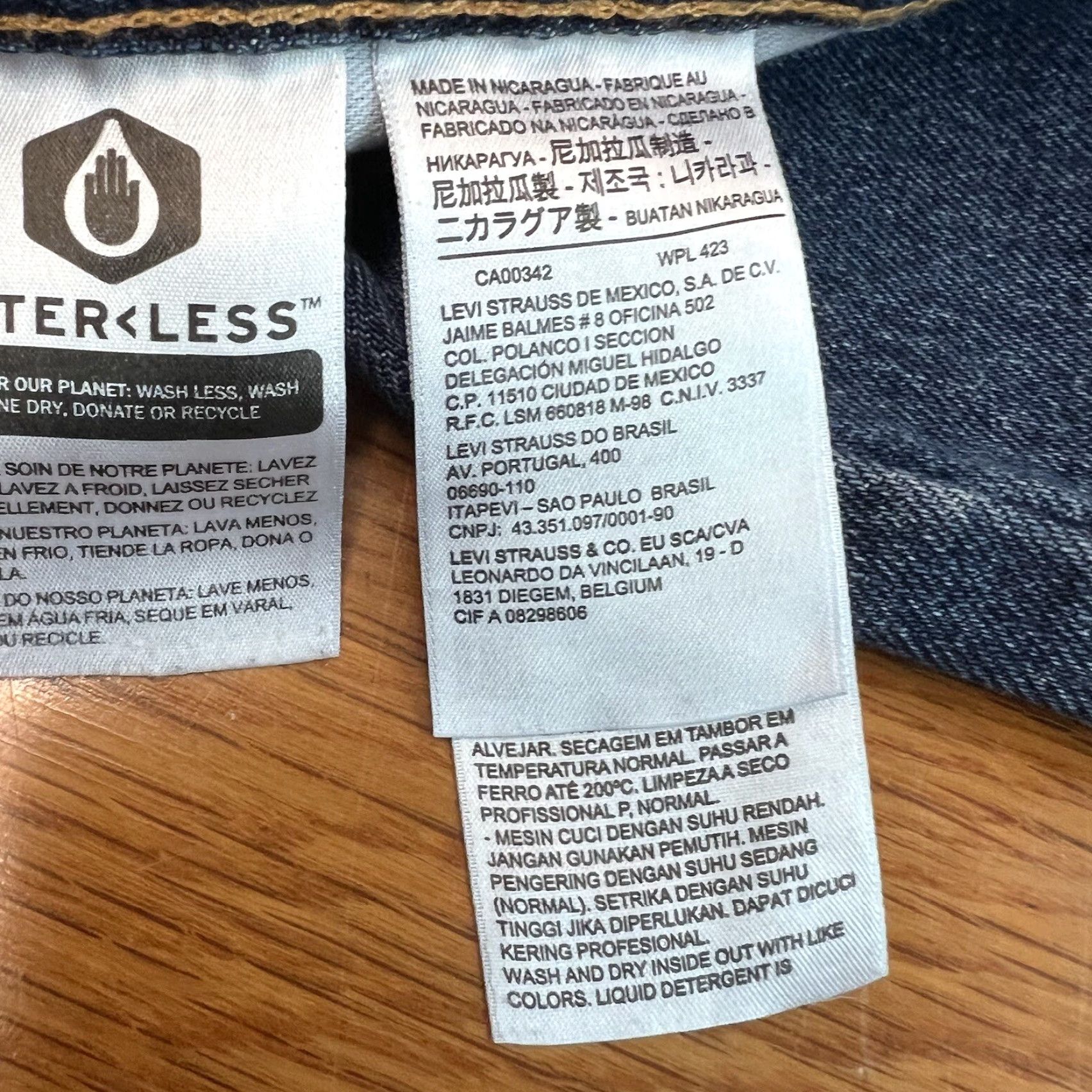 Levi's VINTAGE no — Levi's Jeans 550 Relaxed Taper Denim Pants Men 48 Blue 48X29 90s Logo USA Mens Size US 32 / EU 48 - 7 Thumbnail