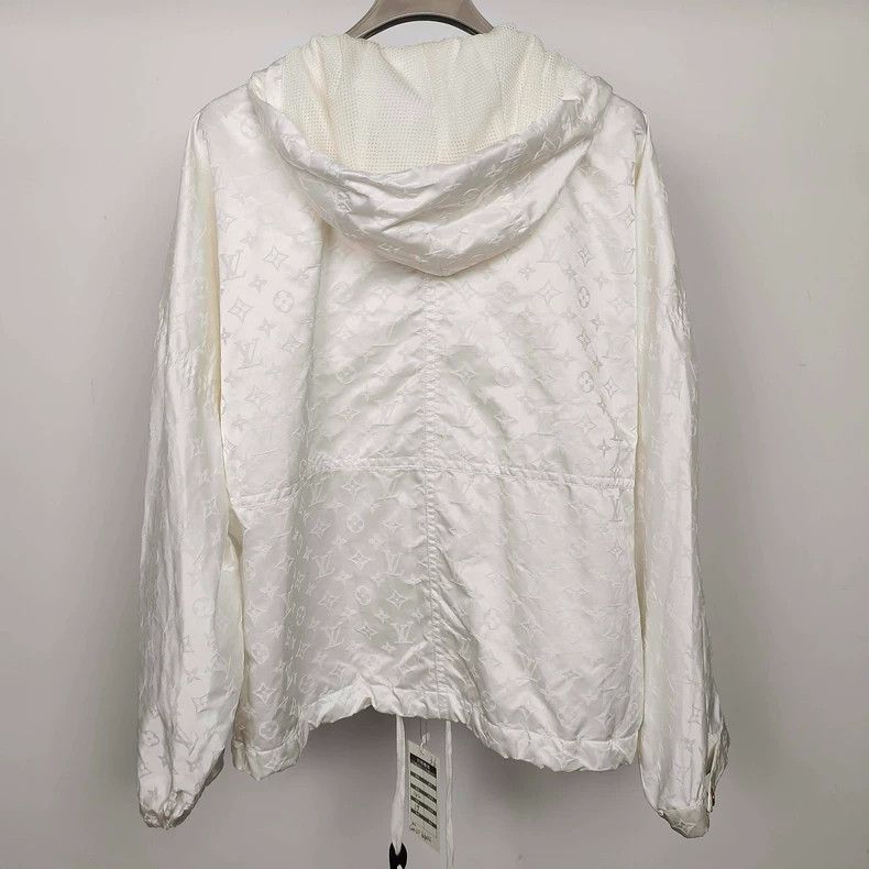 Louis Vuitton Louis Vuitton White full print assault jacket Size XS / US 0-2 / IT 36-38 - 2 Thumbnail