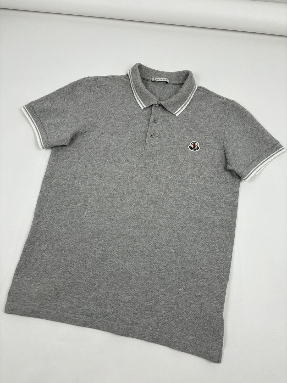 Moncler Women's Gamme Bleu MAGLIA Manica Corta Polo Grey Cotton Patch Logo Buttons T-Shirt Size ONE SIZE - 9 Thumbnail