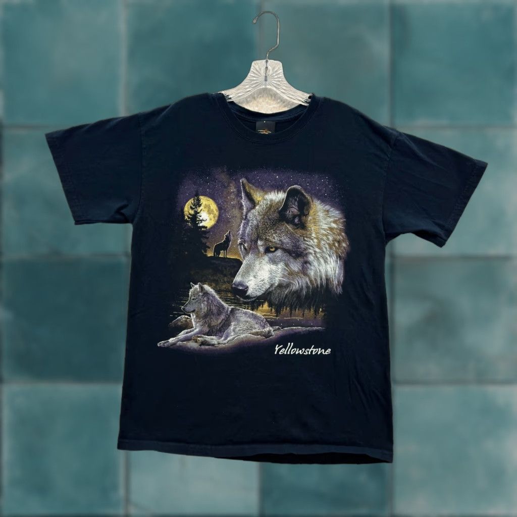 Native VINTAGE Wolf T-Shirt Large Black Graphic Yellowstone Moon Animal Native Shirt Size US L / EU 52-54 / 3 - 1 Thumbnail