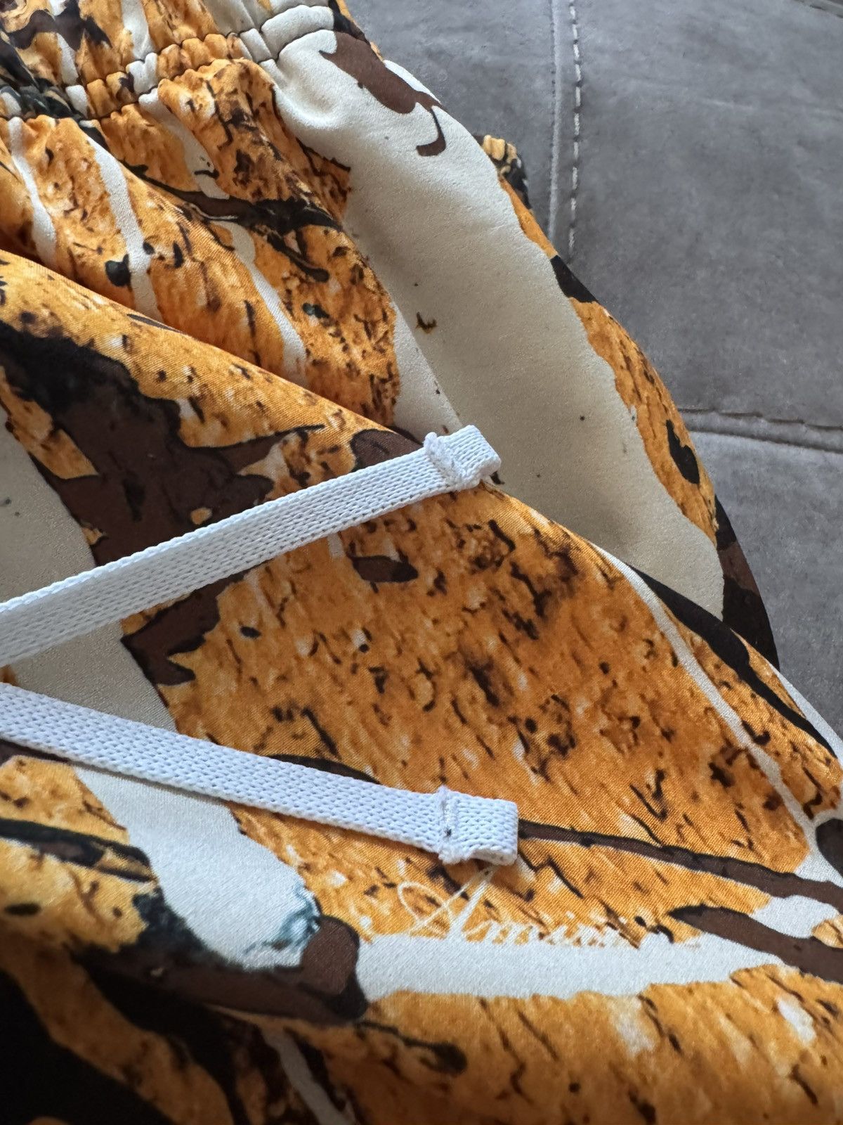 Amiri AMIRI Shorts real sizes SHOWN in photos by tape measure Size US 31 - 13 Thumbnail