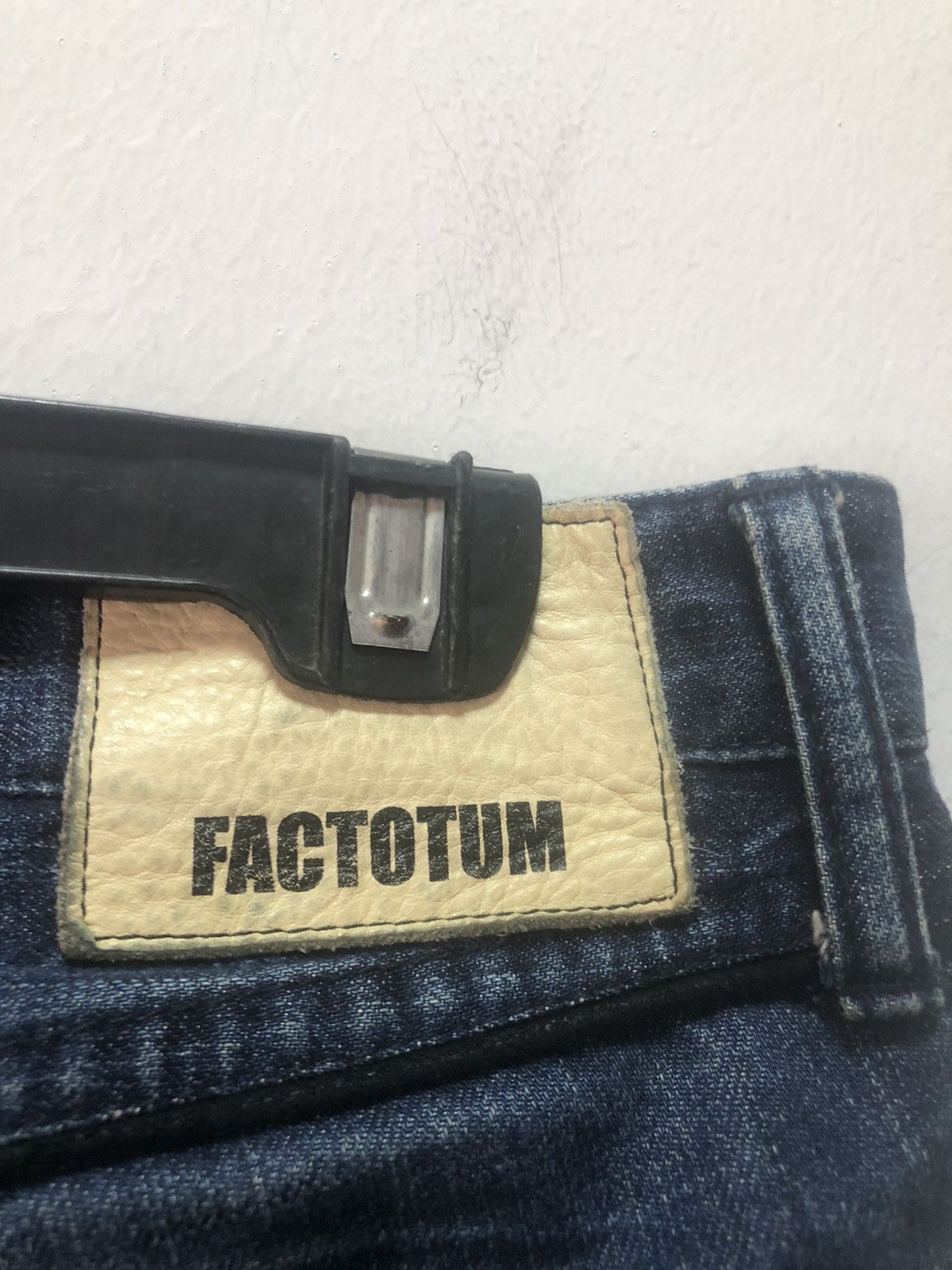 FACTOTUM FACTOTUM Denim Pants Patch Distressed Style Japan Made Size US 29 - 7 Thumbnail