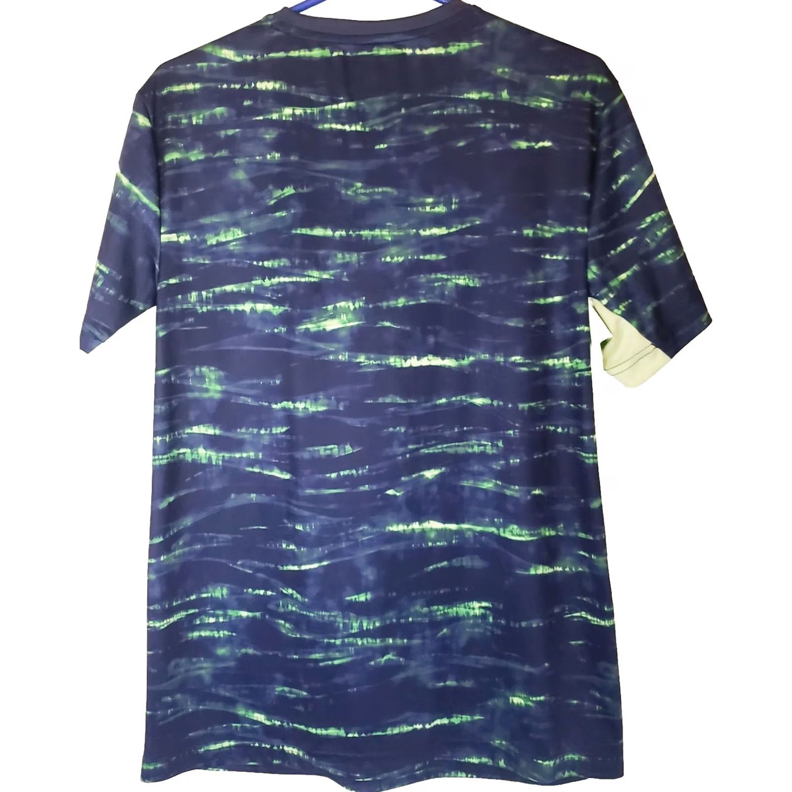 Tek Gear Tek Gear Dri Tek Tee Blue Water Water Pattern Athletic Short Sleeve Shirt Mens M VINTAGE: No Size US M / EU 48-50 / 2 - 6 Thumbnail