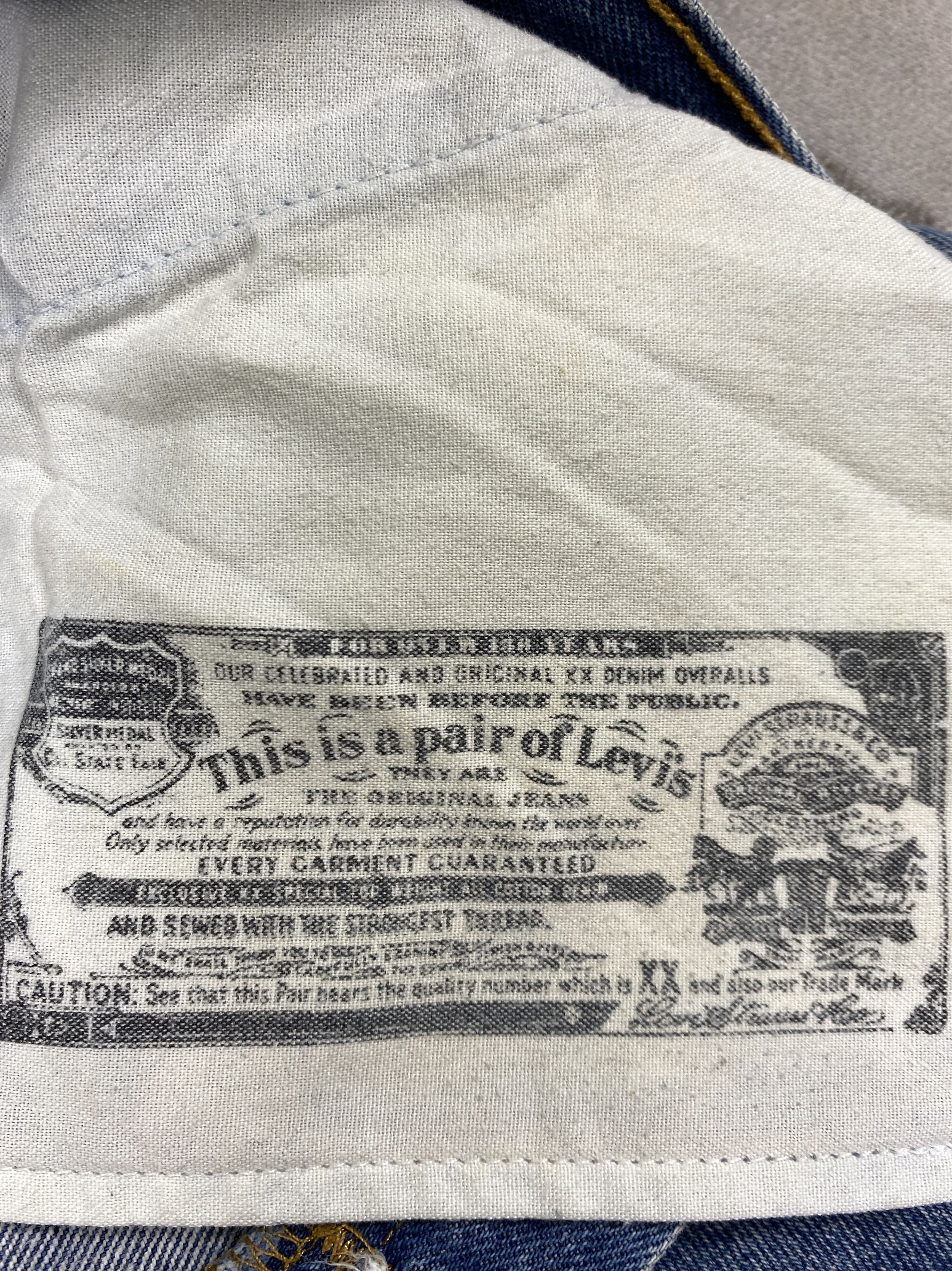 Levi's Vintage Clothing Distressed Blue Vintage Levi's 501 Jeans 35x32.5 JN3394 Size US 35 - 11 Thumbnail