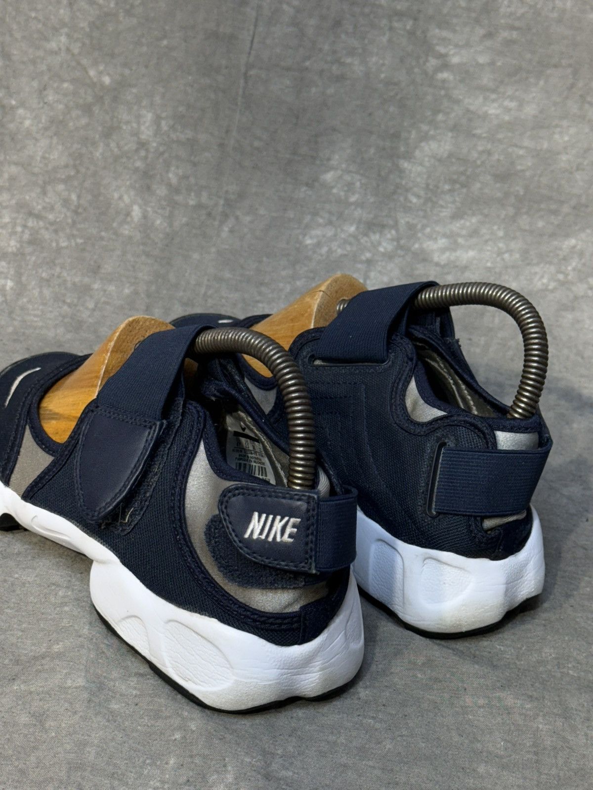 Nike Nike Air Rift Sandals Tabi Ninja Vintage Size US 6 / IT 36 - 4 Thumbnail