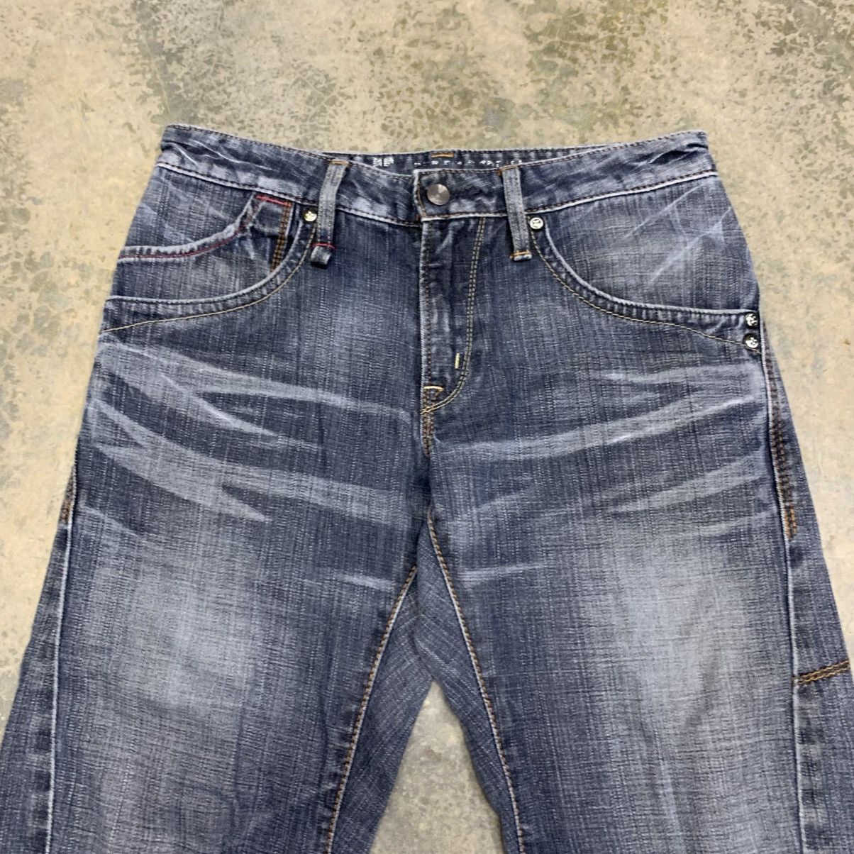 Edwin × Japanese Brand × Vintage Vintage Edwin Clawmark Fade Distressed Jean Size US 29 - 4 Thumbnail