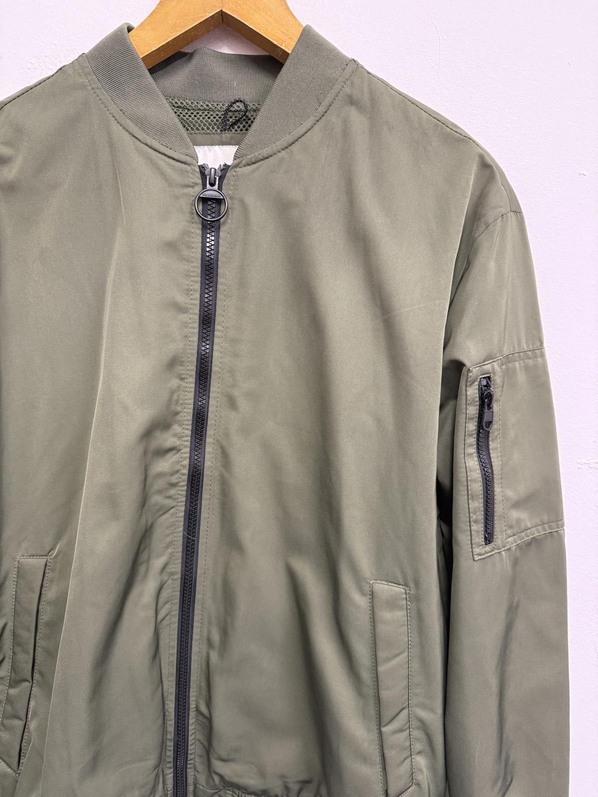 Pull & Bear Pull & Bear Men's Olive Green Bomber Jacket with Zip Pockets Size US M / EU 48-50 / 2 - 3 Thumbnail