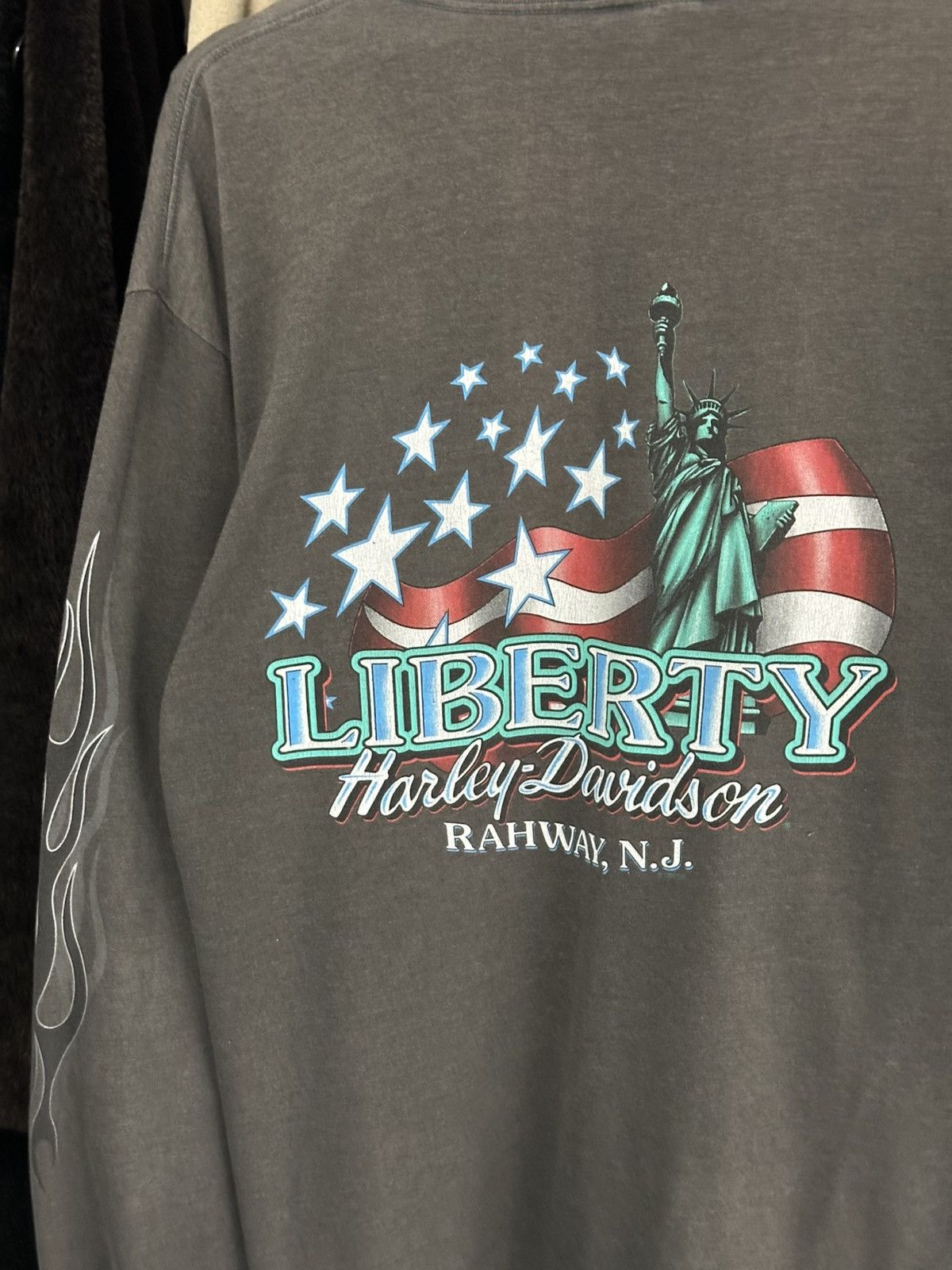 Harley Davidson × Vintage Flame Sleeve Liberty Statue 1998 Longsleeve Size US XL / EU 56 / 4 - 3 Thumbnail