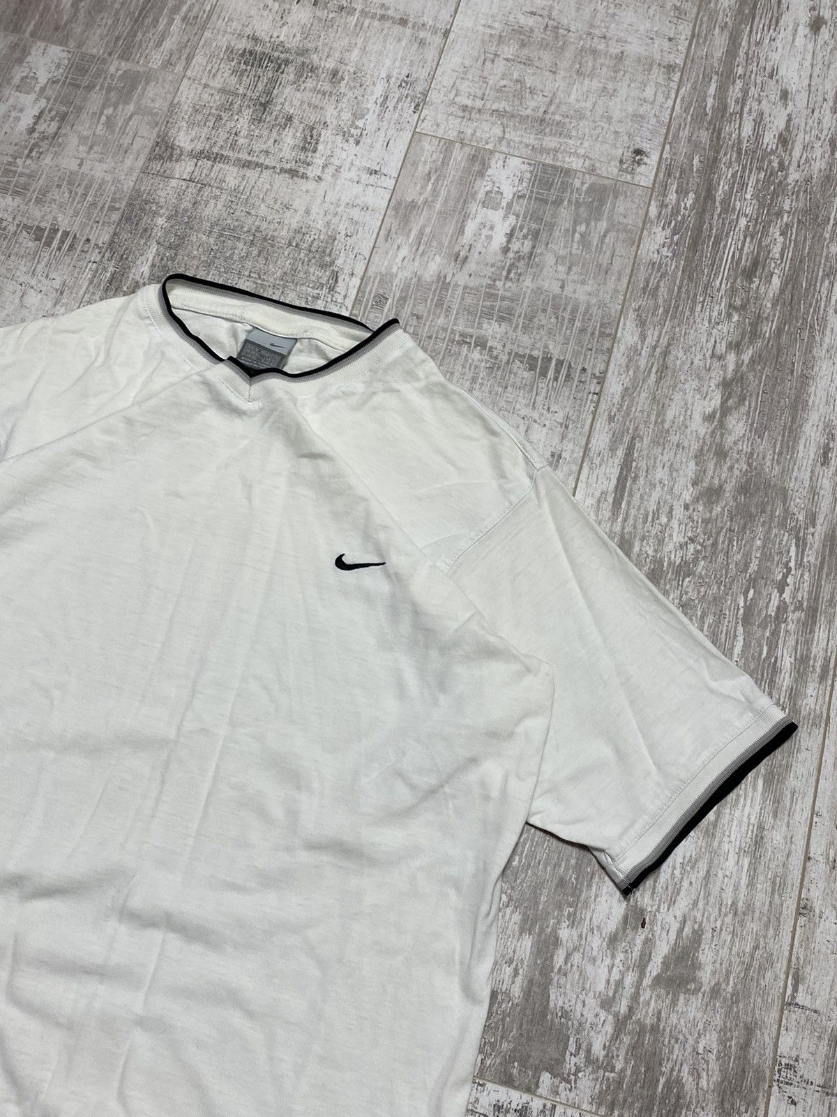 Nike × Vintage 🔥VINTAGE 90S DISTRESSED NIKE SOLO SWOOSH T-SHIRT Size US M / EU 48-50 / 2 - 2 Thumbnail