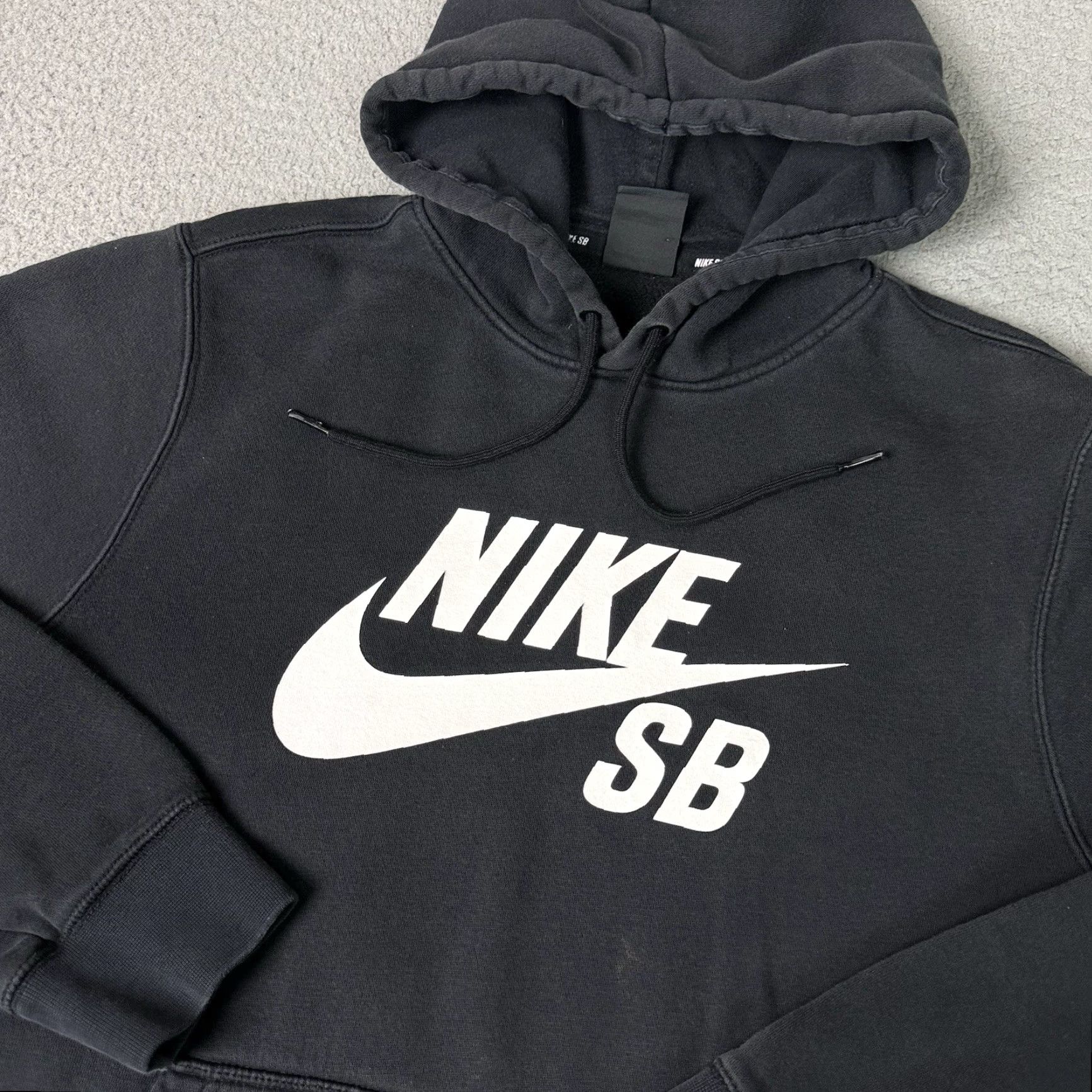 Nike Nike SB Hoodie Sweatshirt Men M Black Fleece Logo Sportswear Skateboard Pullover Hooded Pockets Embroidered Size US M / EU 48-50 / 2 - 2 Thumbnail