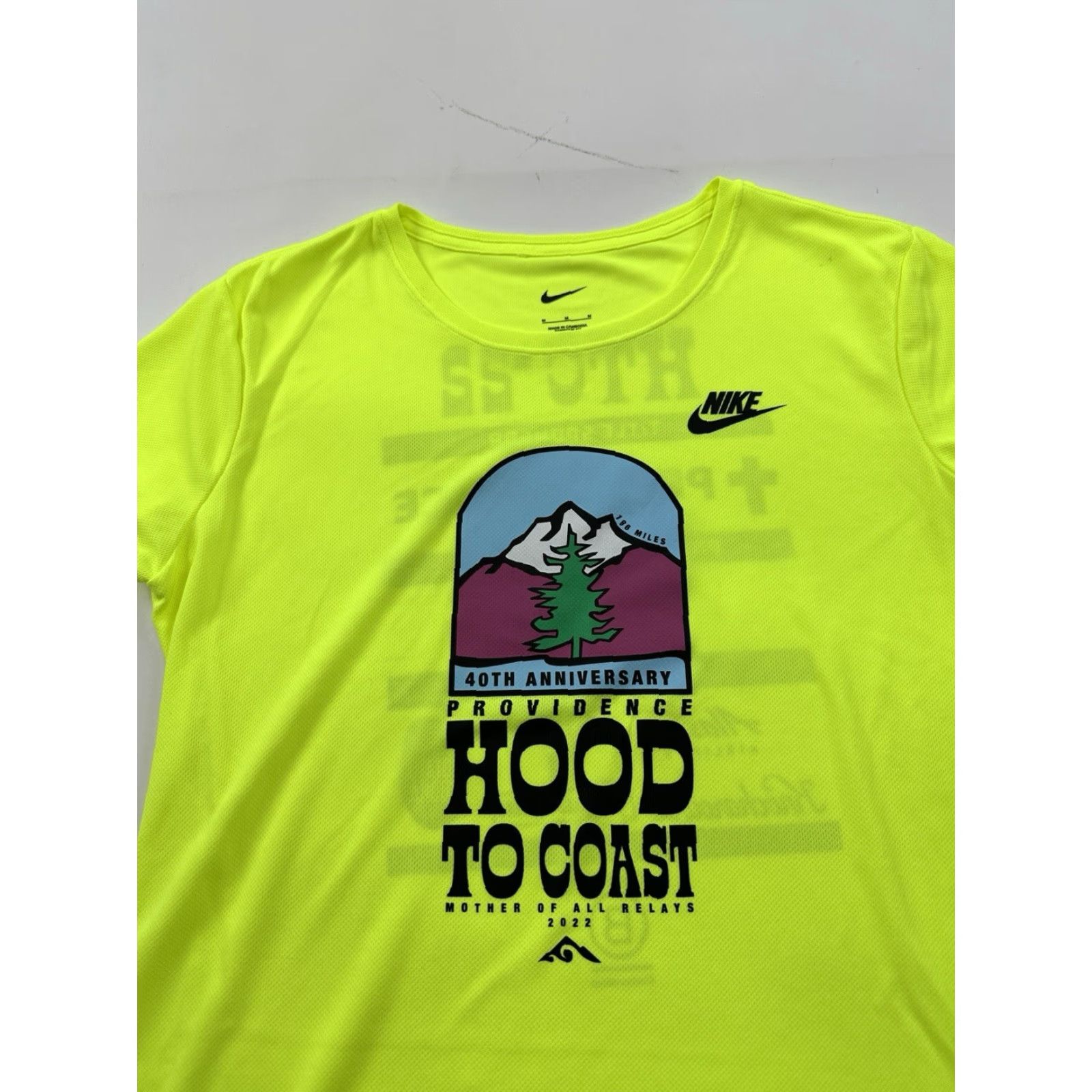 Nike Nike Shirt Womens Medium Yellow Short Sleeve Hood To Coast Relay 2022 Size M / US 6-8 / IT 42-44 - 2 Thumbnail