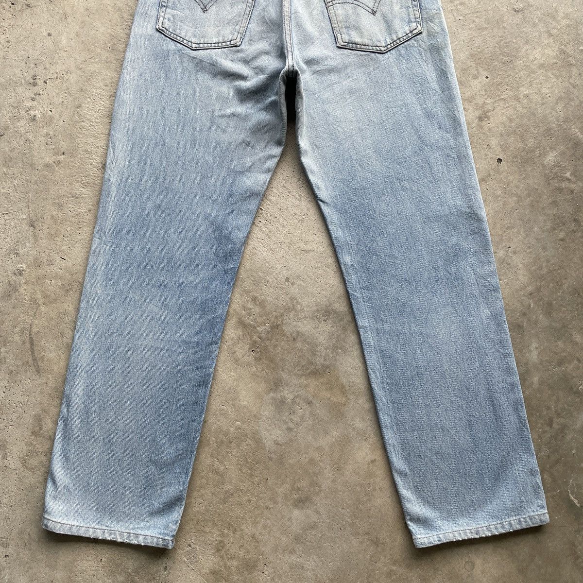 Levi's Vintage Levi’s Light Wash Faded Denim Jeans Pants W32 Size US 32 / EU 48 - 10 Thumbnail