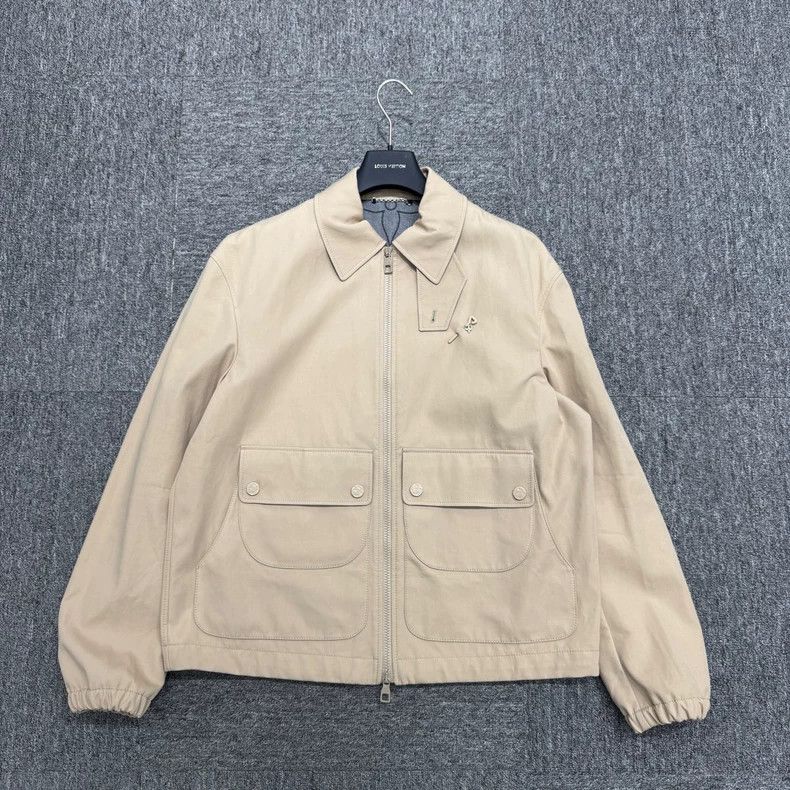 Louis Vuitton Louis Vuitton Khaki pin logo jacket Nextarrow-2505 Size US L / EU 52-54 / 3 - 1 Thumbnail