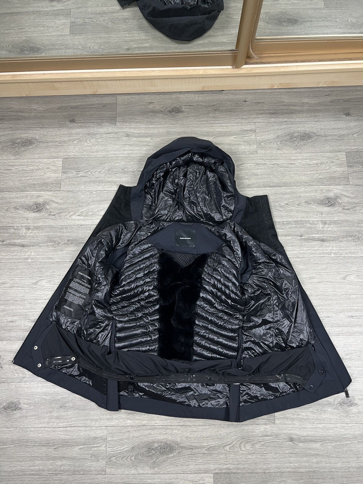 Peak Performance BUNDA PEAK PERFORMANCE W.VELCOREJ ACTIVE SKI JACKET BLACK Size M / US 6-8 / IT 42-44 - 12 Thumbnail