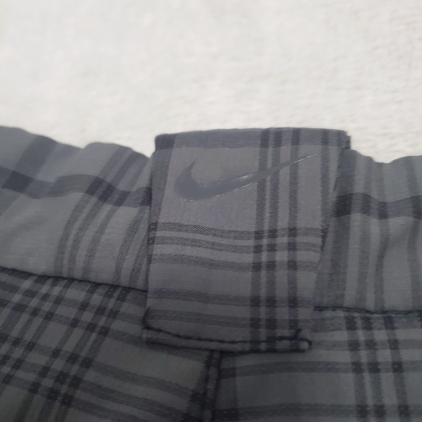 Nike Nike Golf Pants Mens 36x32 Gray Plaid Dri Fit Tour Performance Preppy 37X31 Pants Mens Gray Plaid Dri Fit Tour Performance Nike Golf Tour Preppy 90s? Size US 36 / EU 52 - 7 Thumbnail