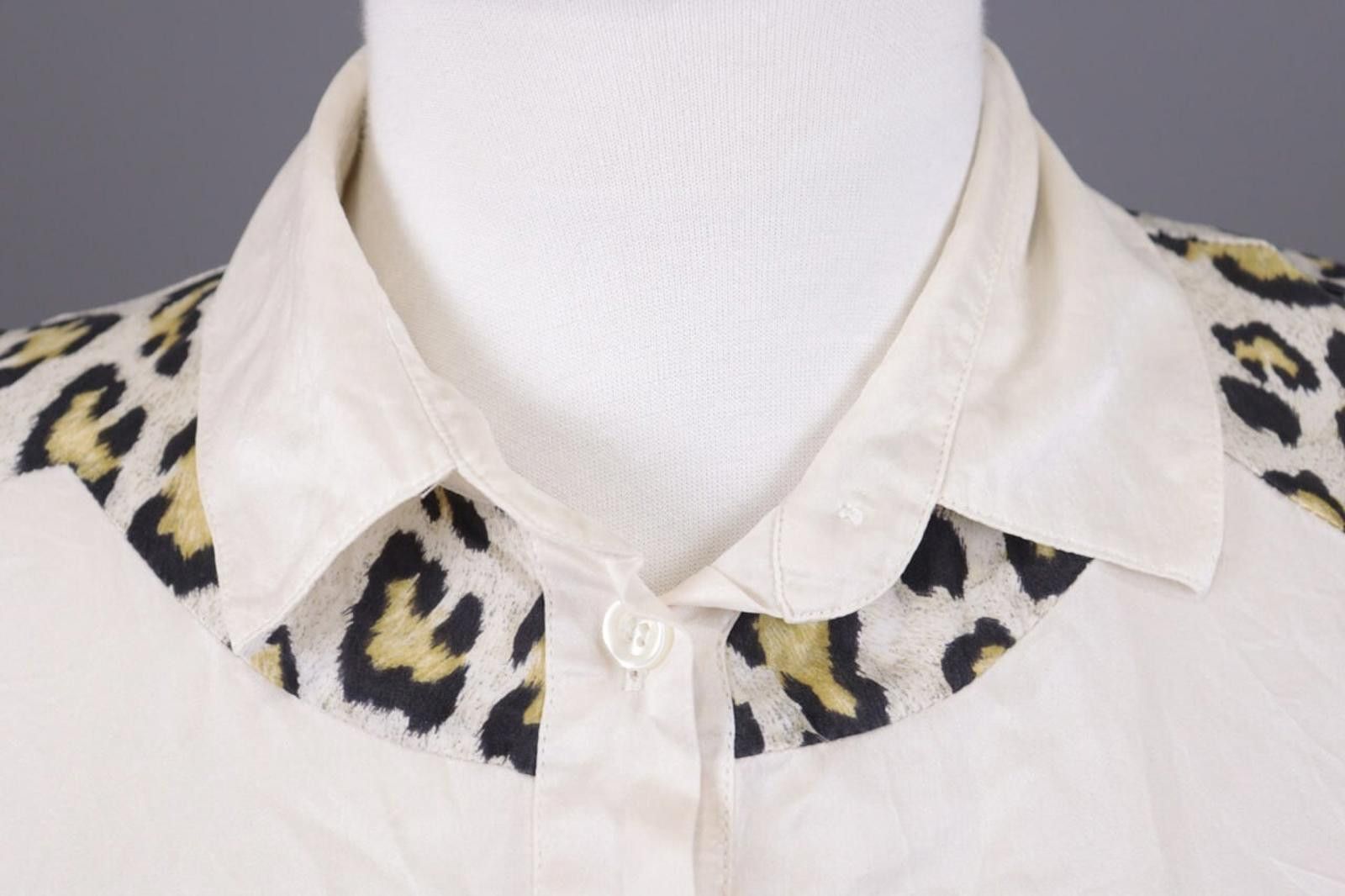 Just Cavalli Just Cavalli Beige Anumal Print Blouse Shirt Size 40 / M Size M / US 6-8 / IT 42-44 - 4 Thumbnail