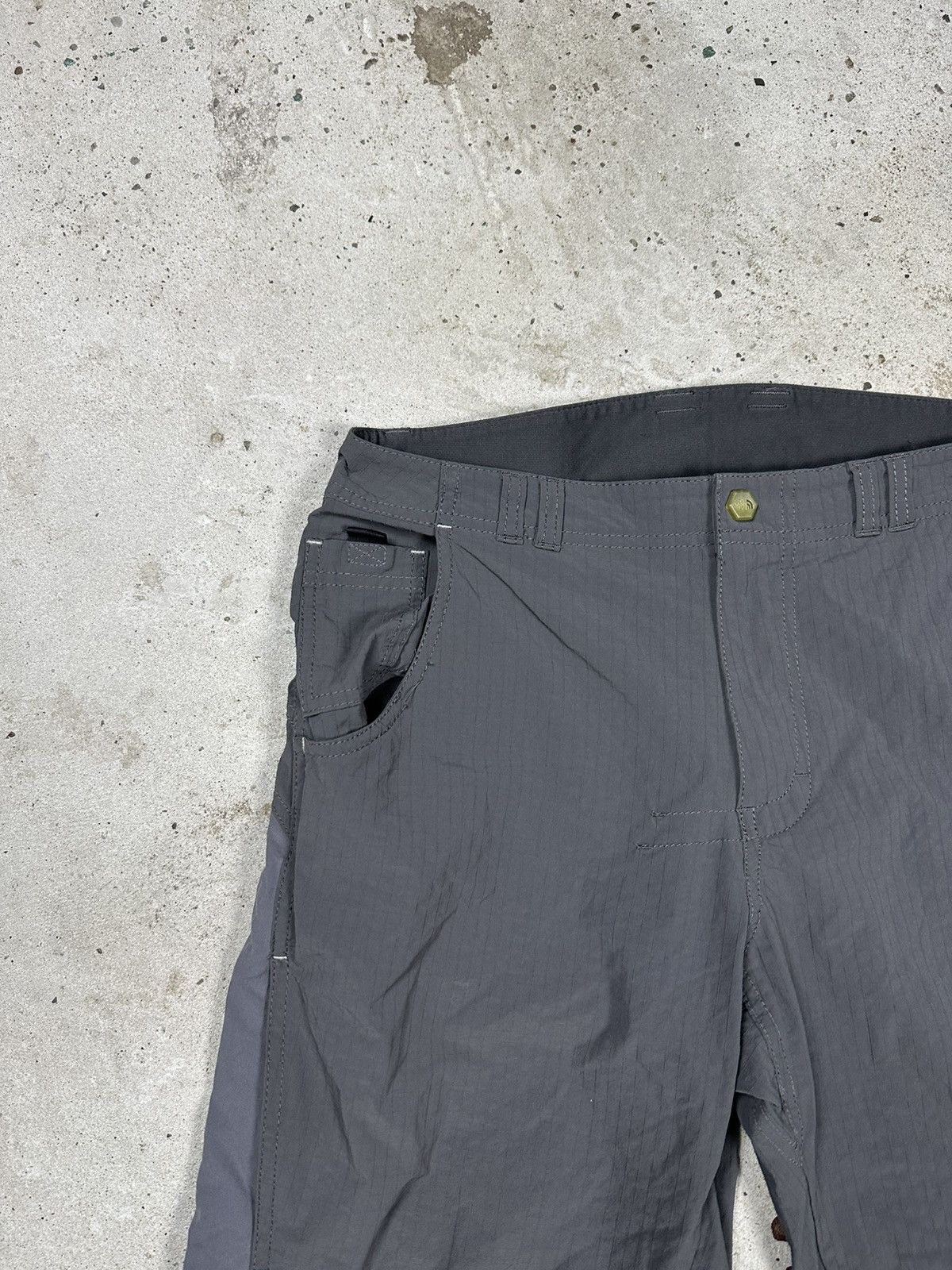 The North Face × Vintage Vintage Y2K The North Face Gray Shorts Outdoor Size US 30 / EU 46 - 5 Thumbnail