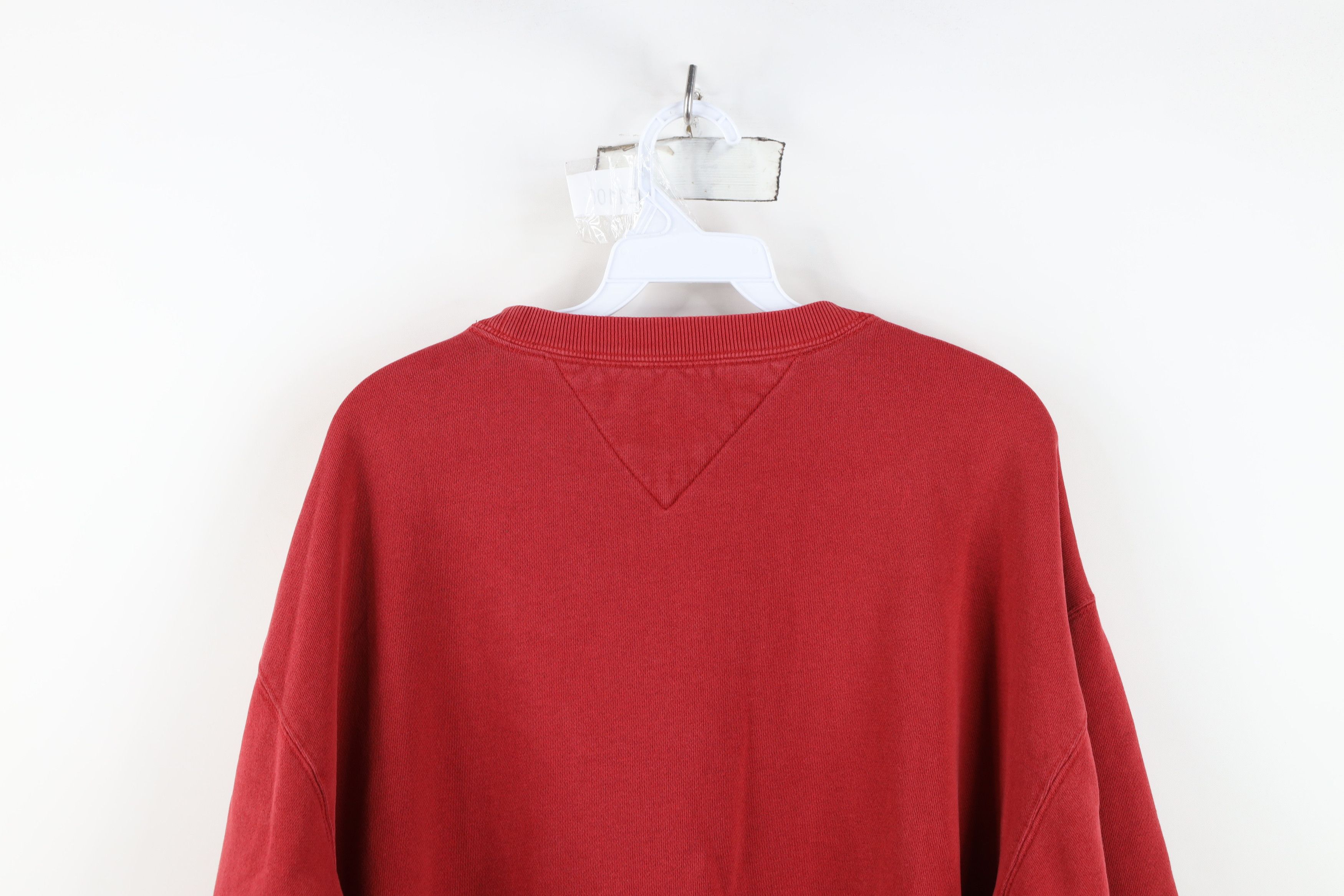 Tommy Hilfiger Vintage 90s Tommy Hilfiger Crest Crewneck Sweatshirt Red Size US L / EU 52-54 / 3 - 13 Thumbnail